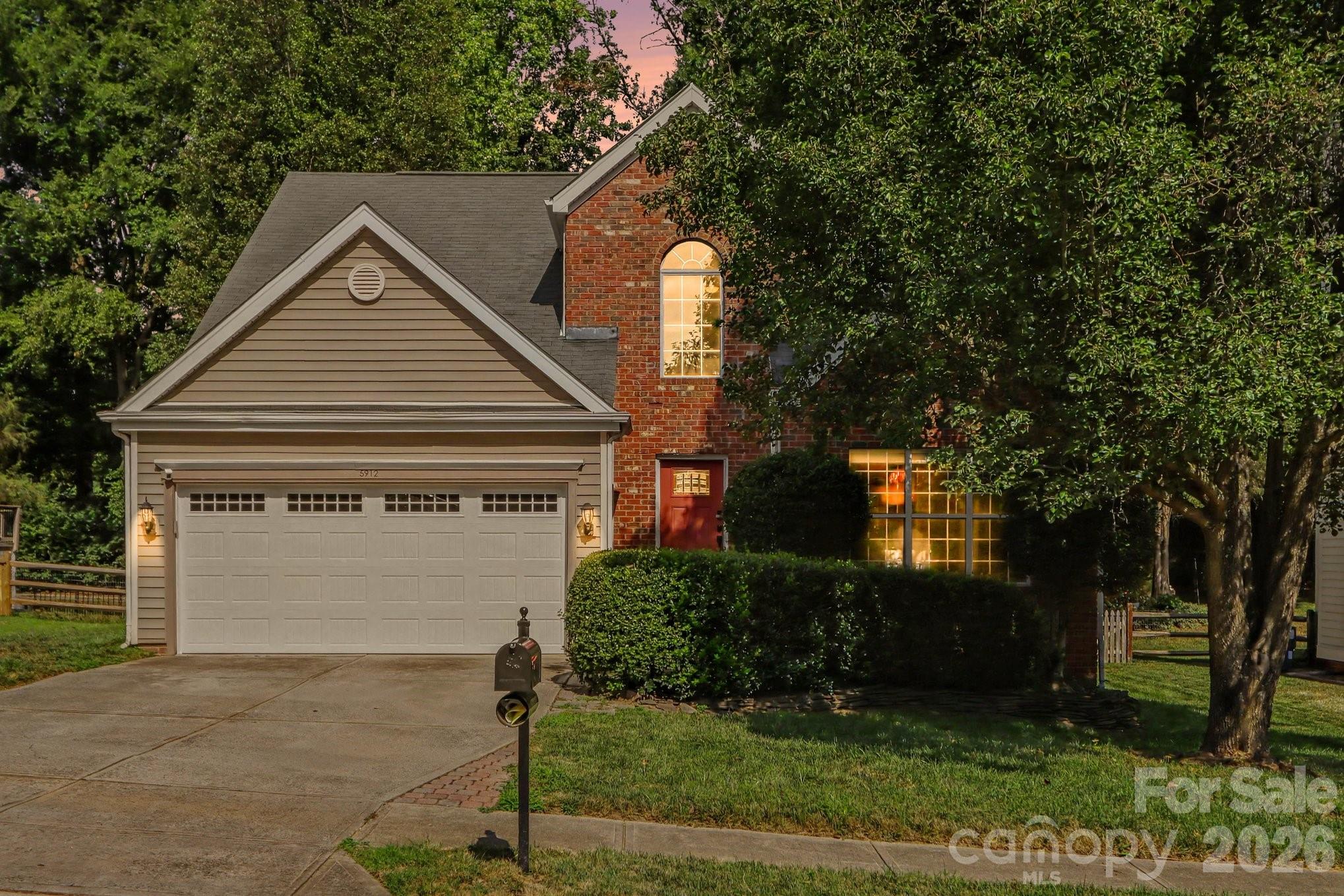 5912 Downfield Wood Drive — Charlotte