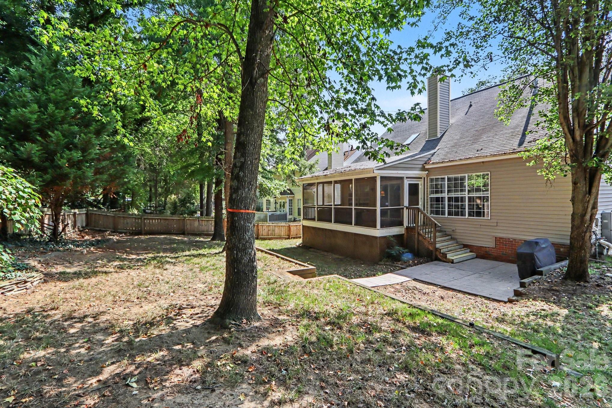 5912 Downfield Wood Drive — Charlotte