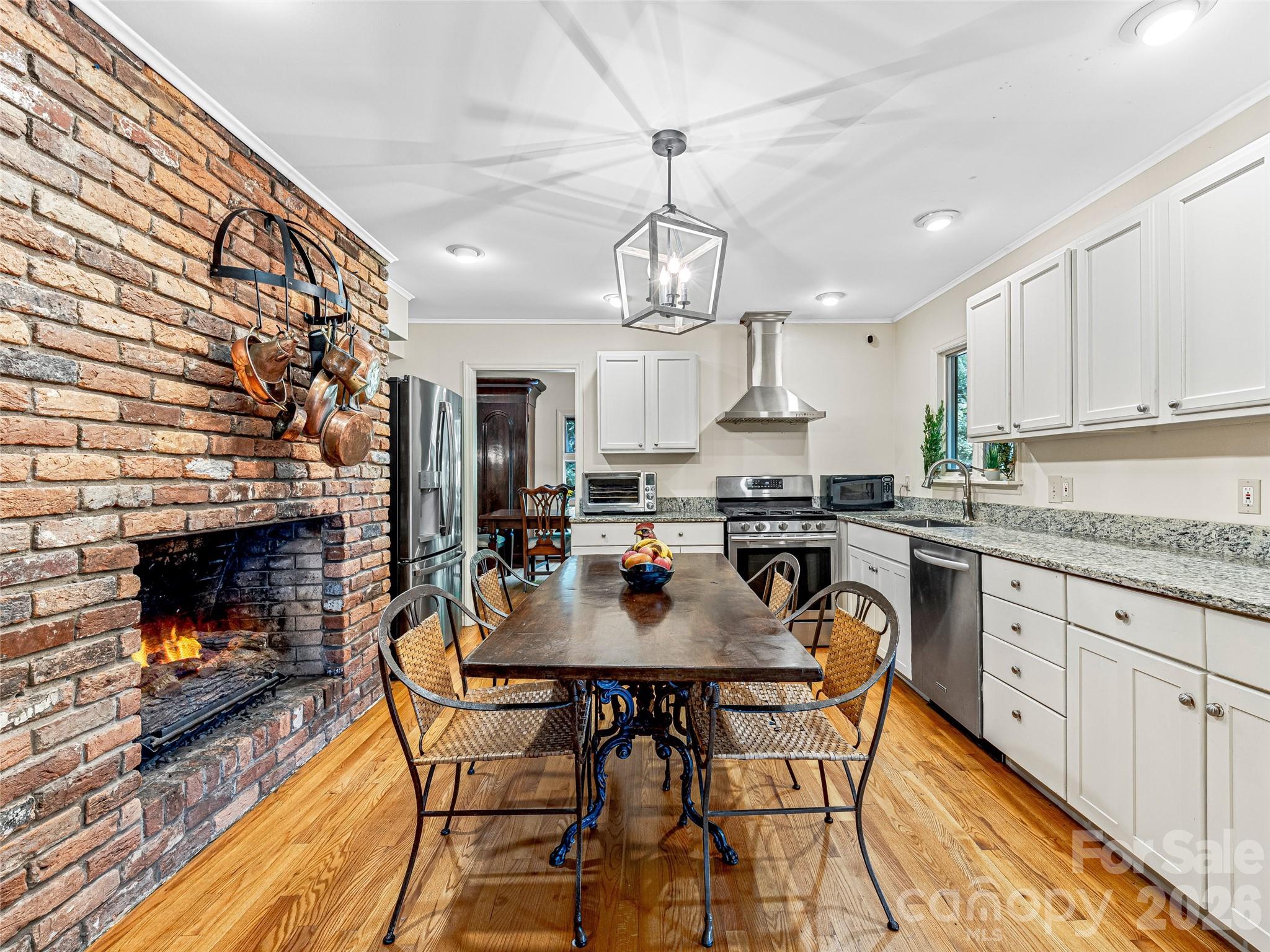5 Hillcrest Road E — Asheville