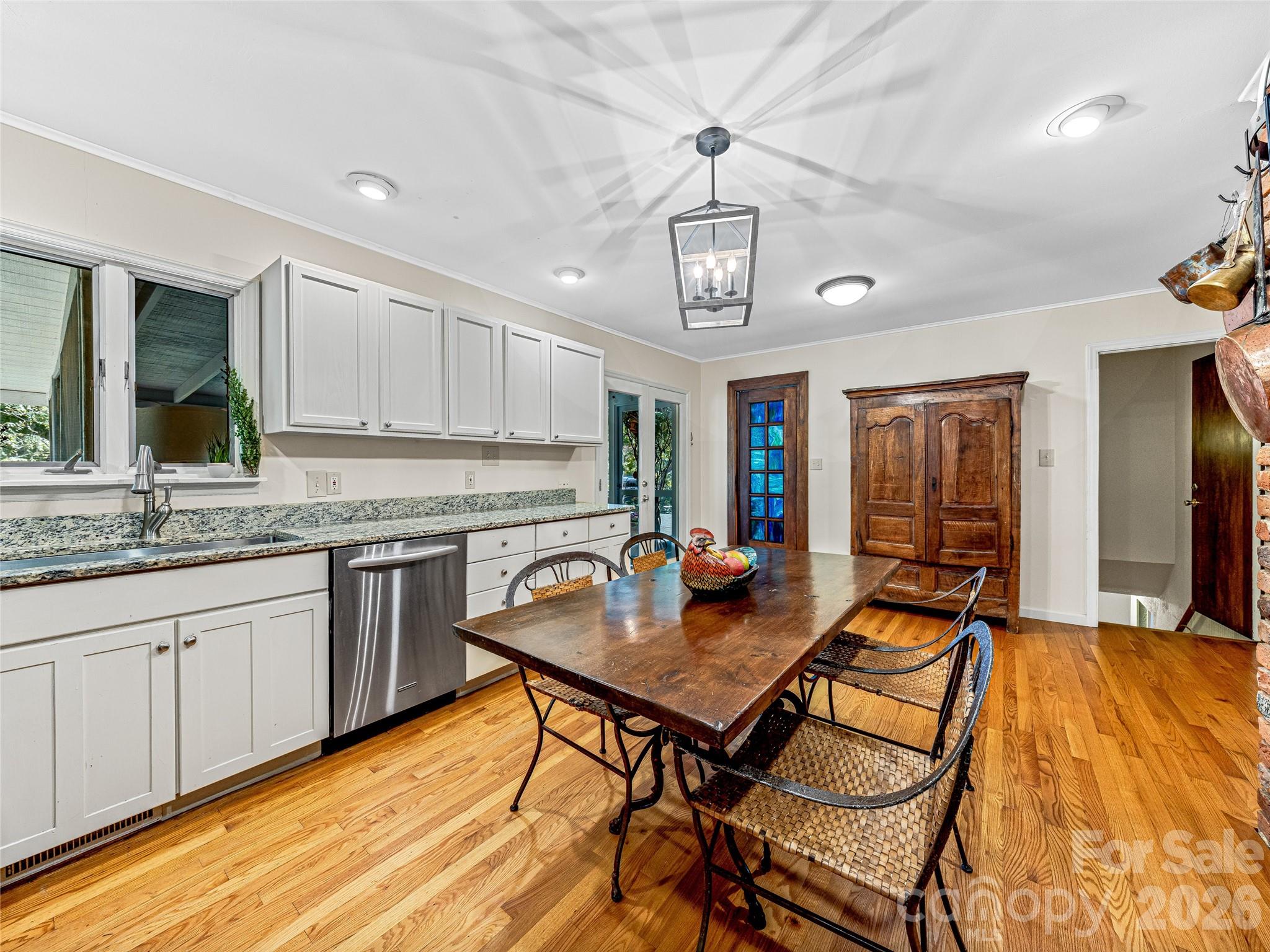 5 Hillcrest Road E — Asheville