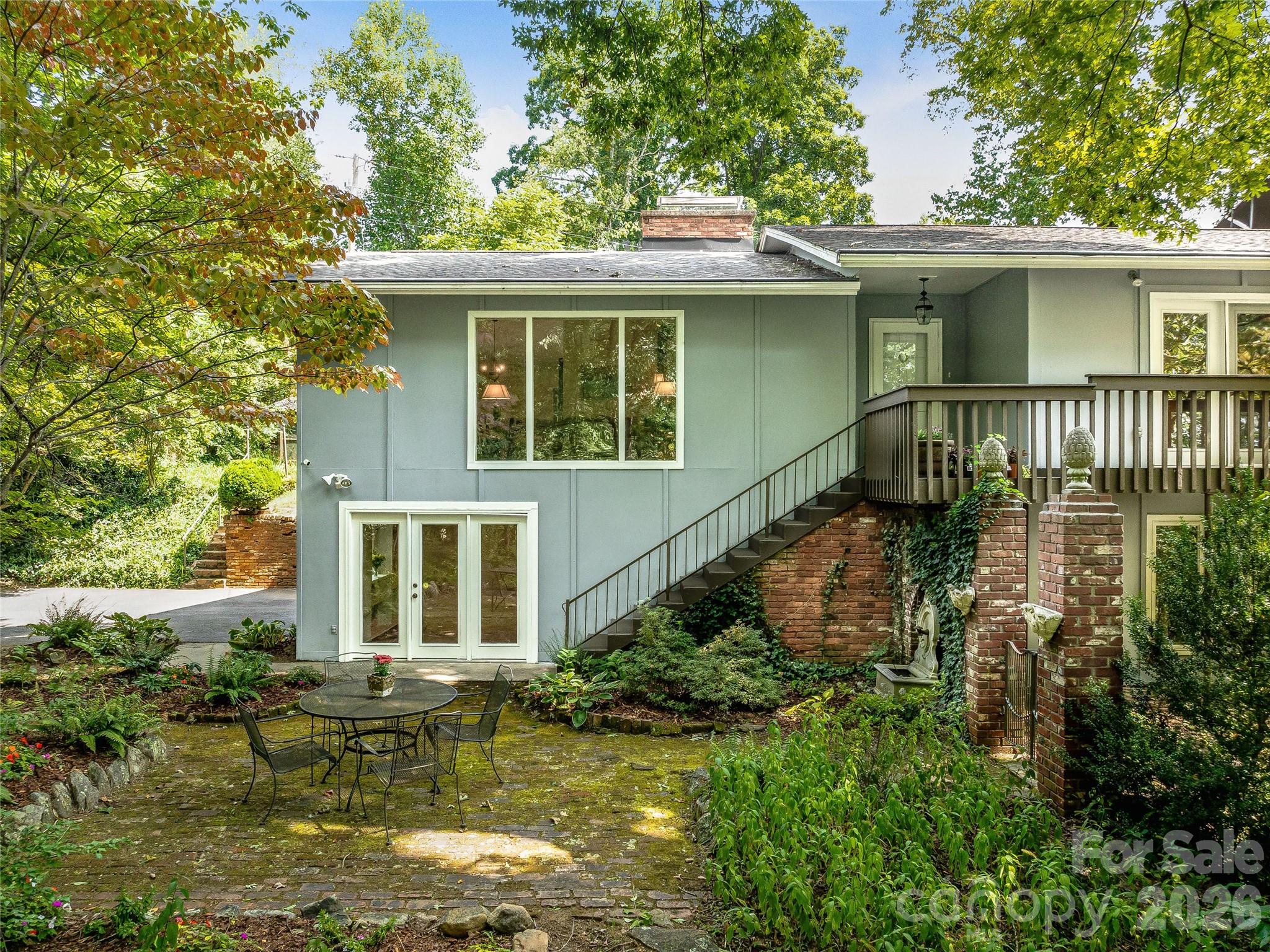 5 Hillcrest Road E — Asheville