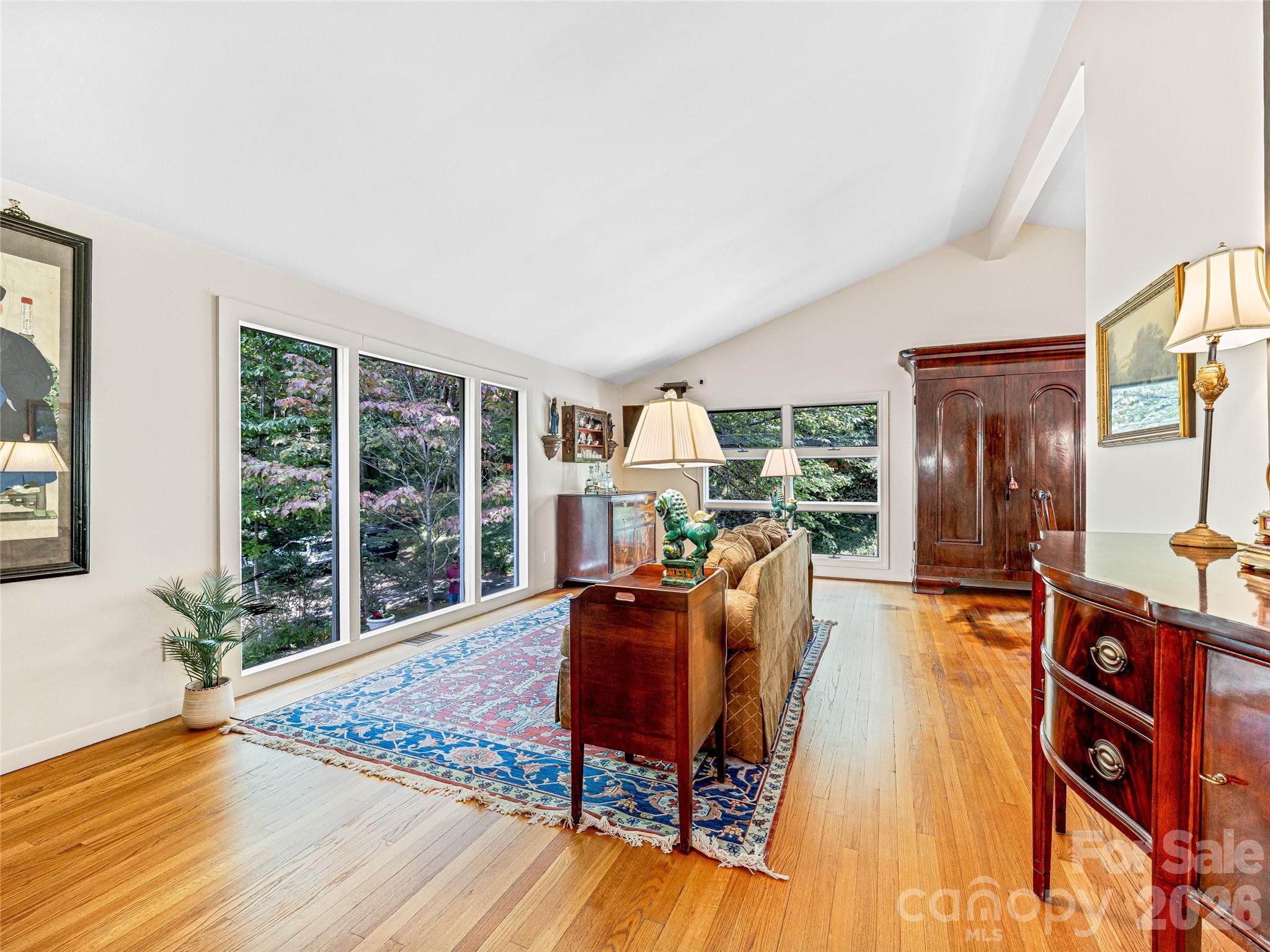 5 Hillcrest Road E — Asheville