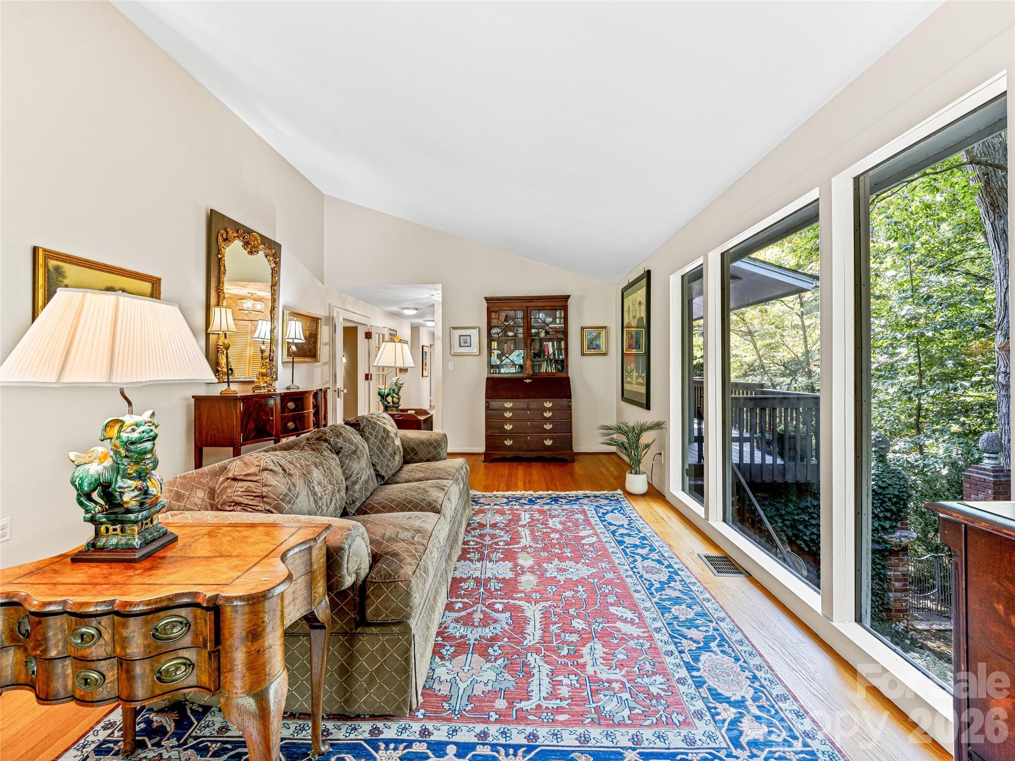 5 Hillcrest Road E — Asheville