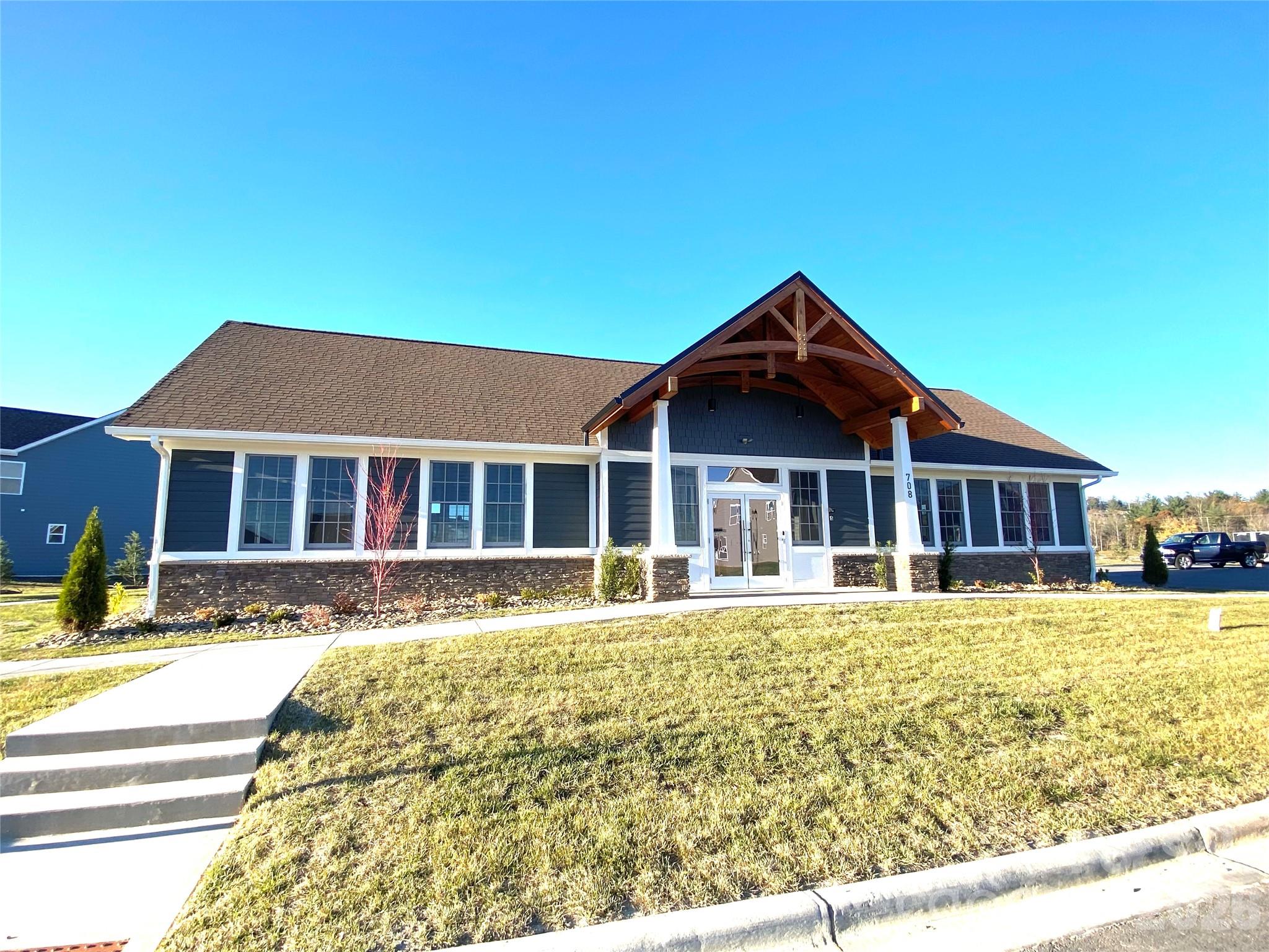 23 Silverthorne Court — Hendersonville