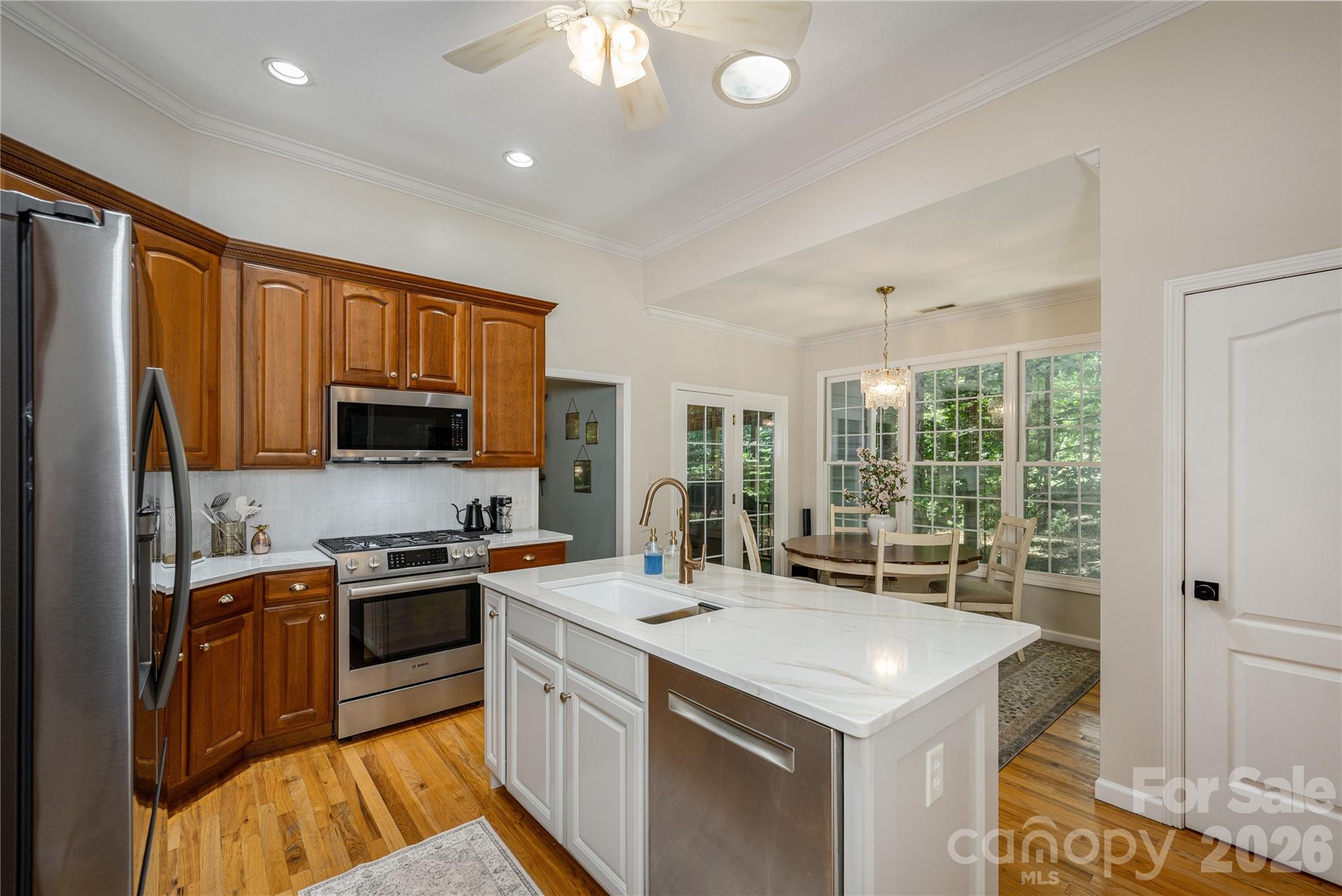 7 Oak Hollow Drive — Asheville