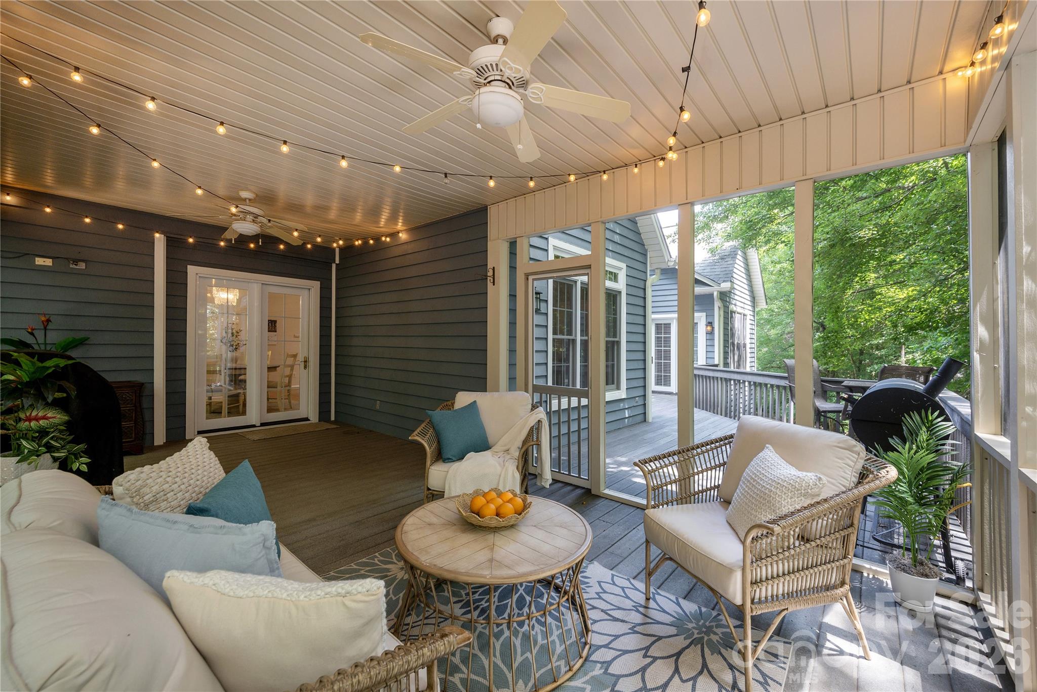 7 Oak Hollow Drive — Asheville