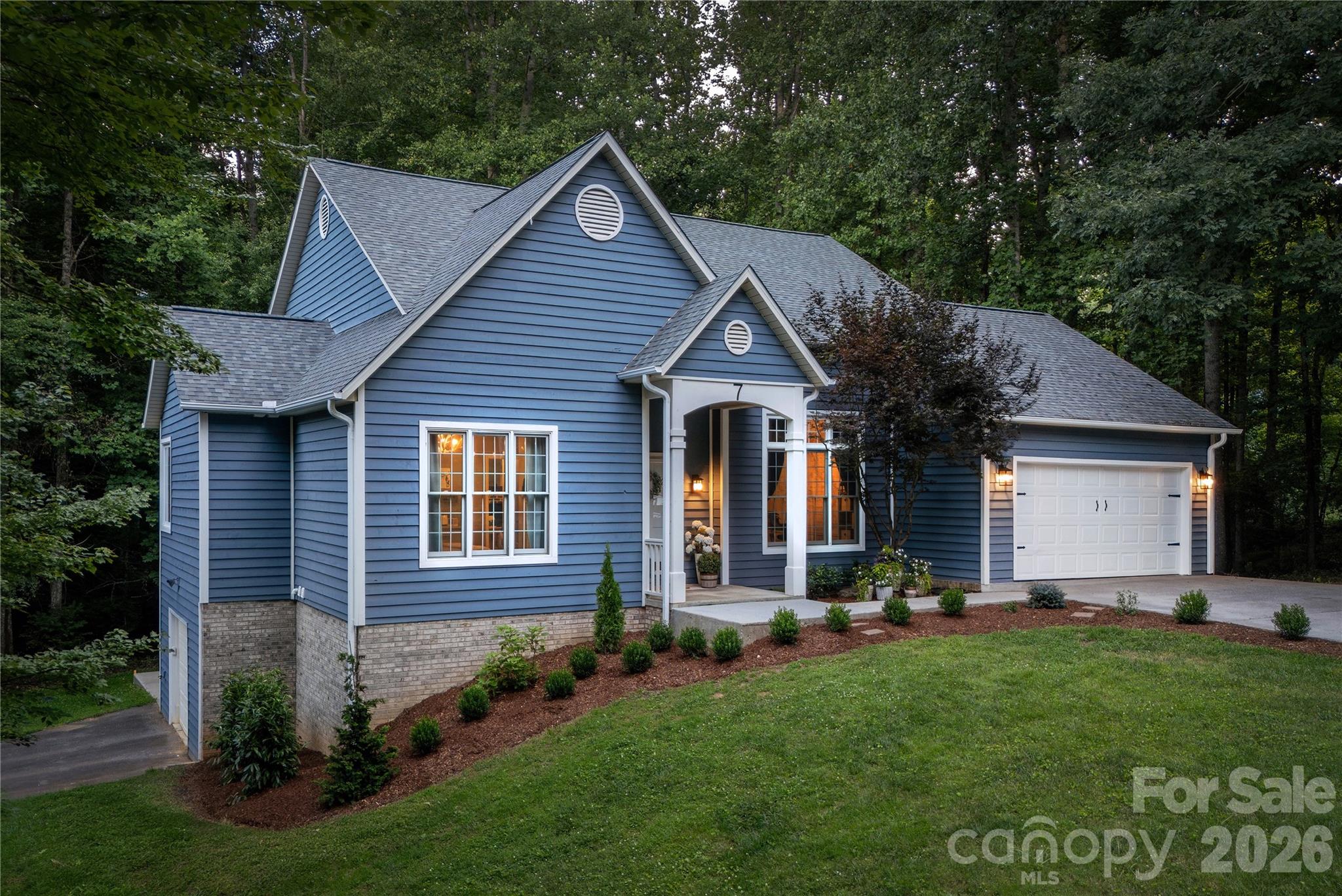 7 Oak Hollow Drive — Asheville