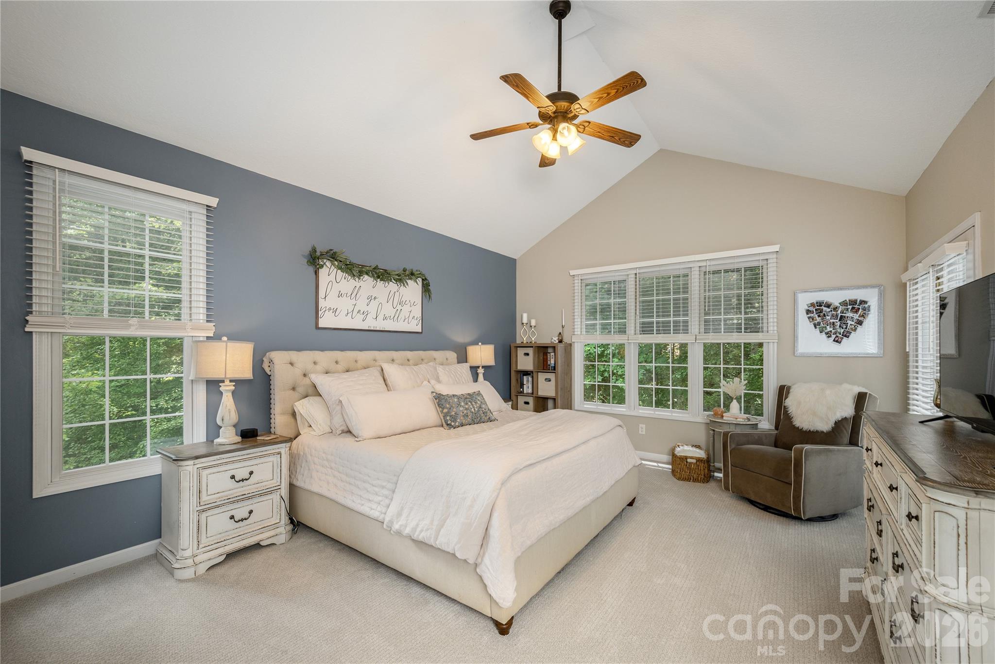 7 Oak Hollow Drive — Asheville