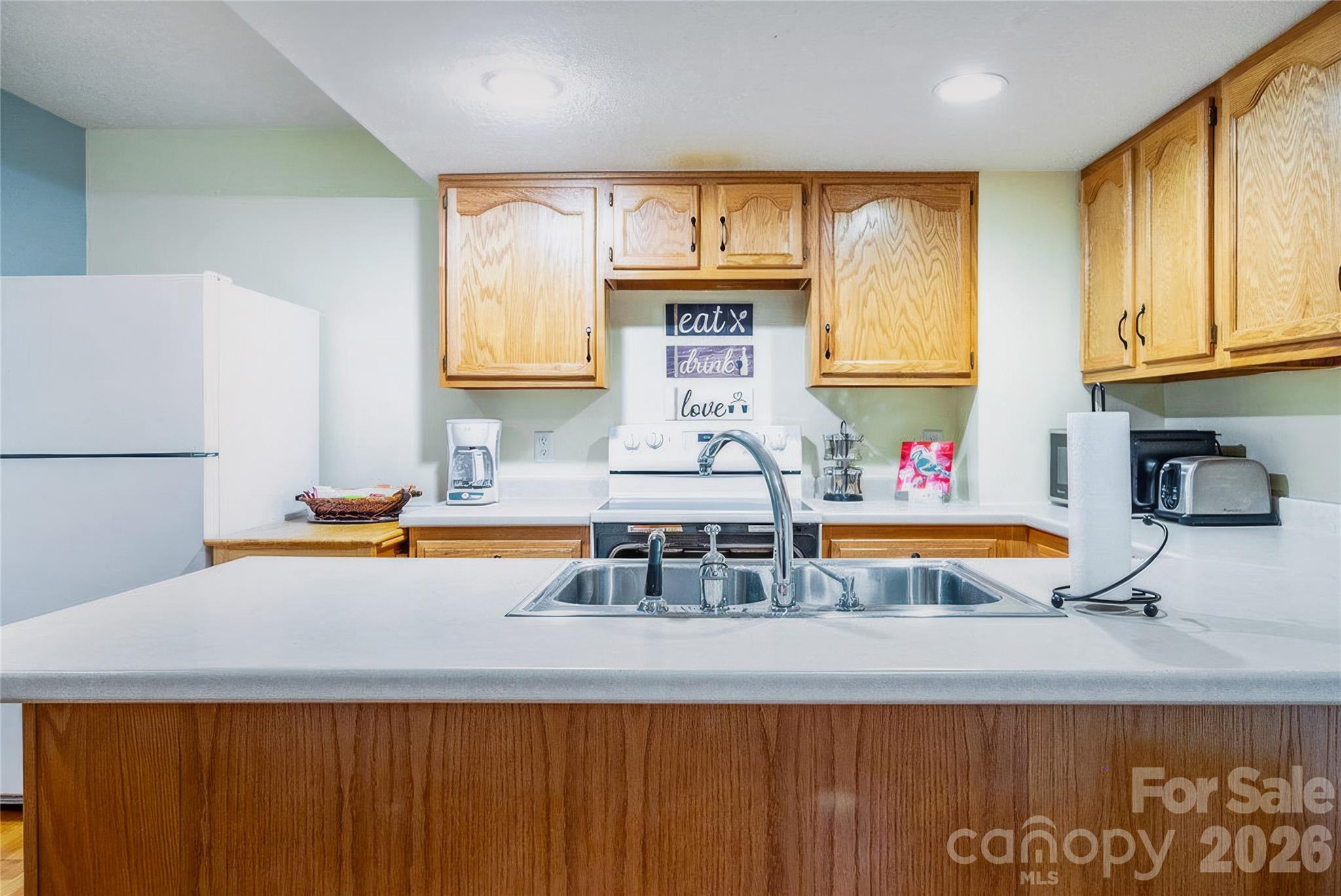 7 Oak Hollow Drive — Asheville