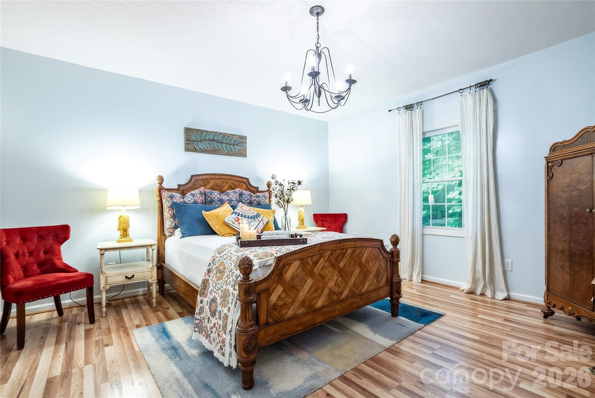 7 Oak Hollow Drive — Asheville