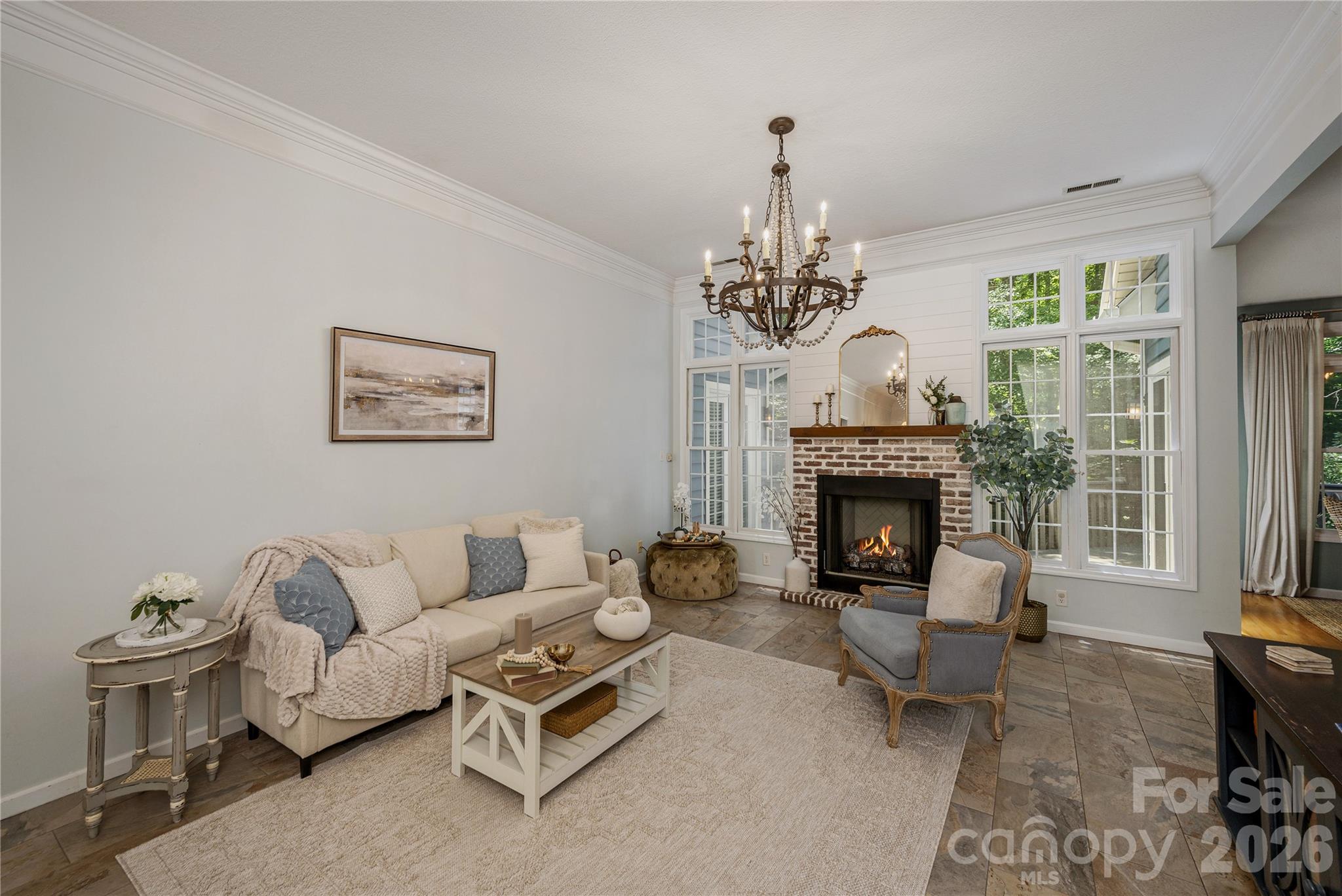 7 Oak Hollow Drive — Asheville