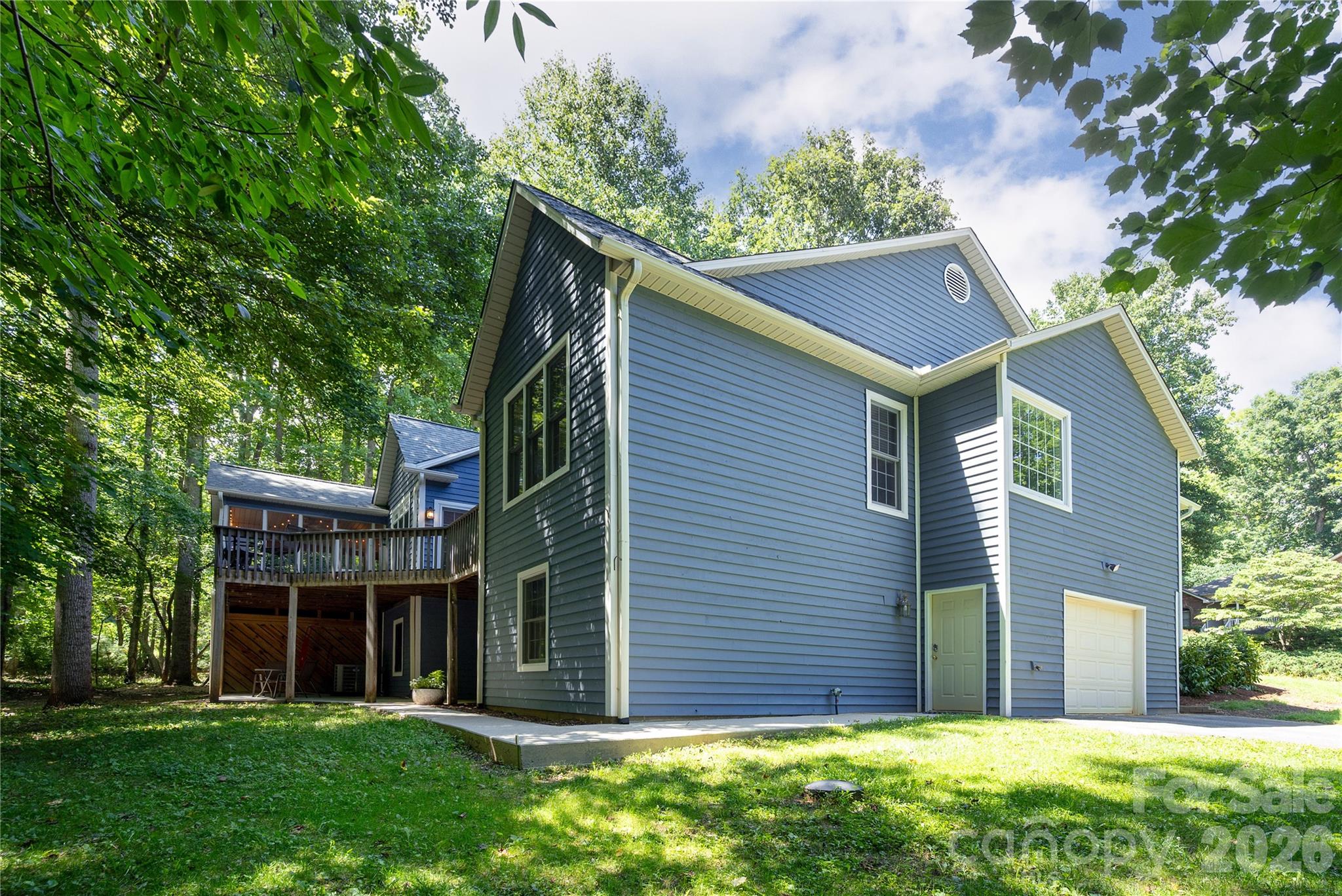 7 Oak Hollow Drive — Asheville