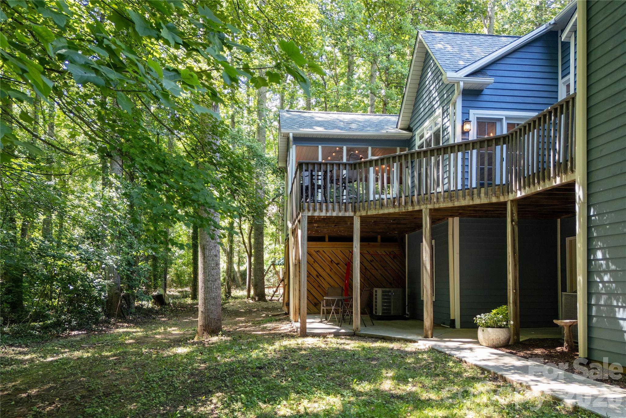 7 Oak Hollow Drive — Asheville
