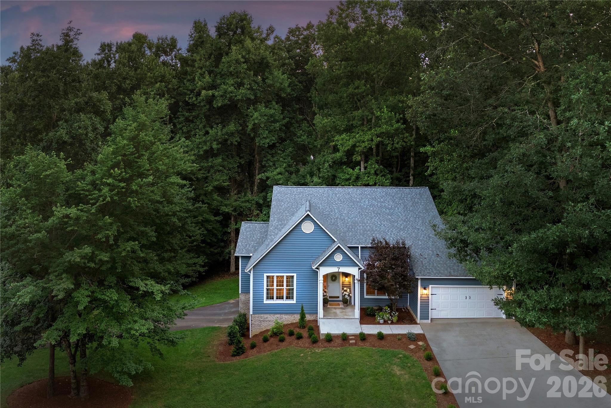 7 Oak Hollow Drive — Asheville
