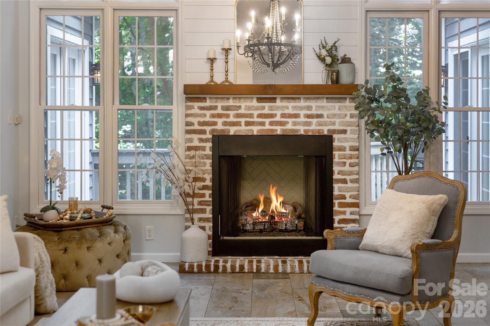 7 Oak Hollow Drive — Asheville