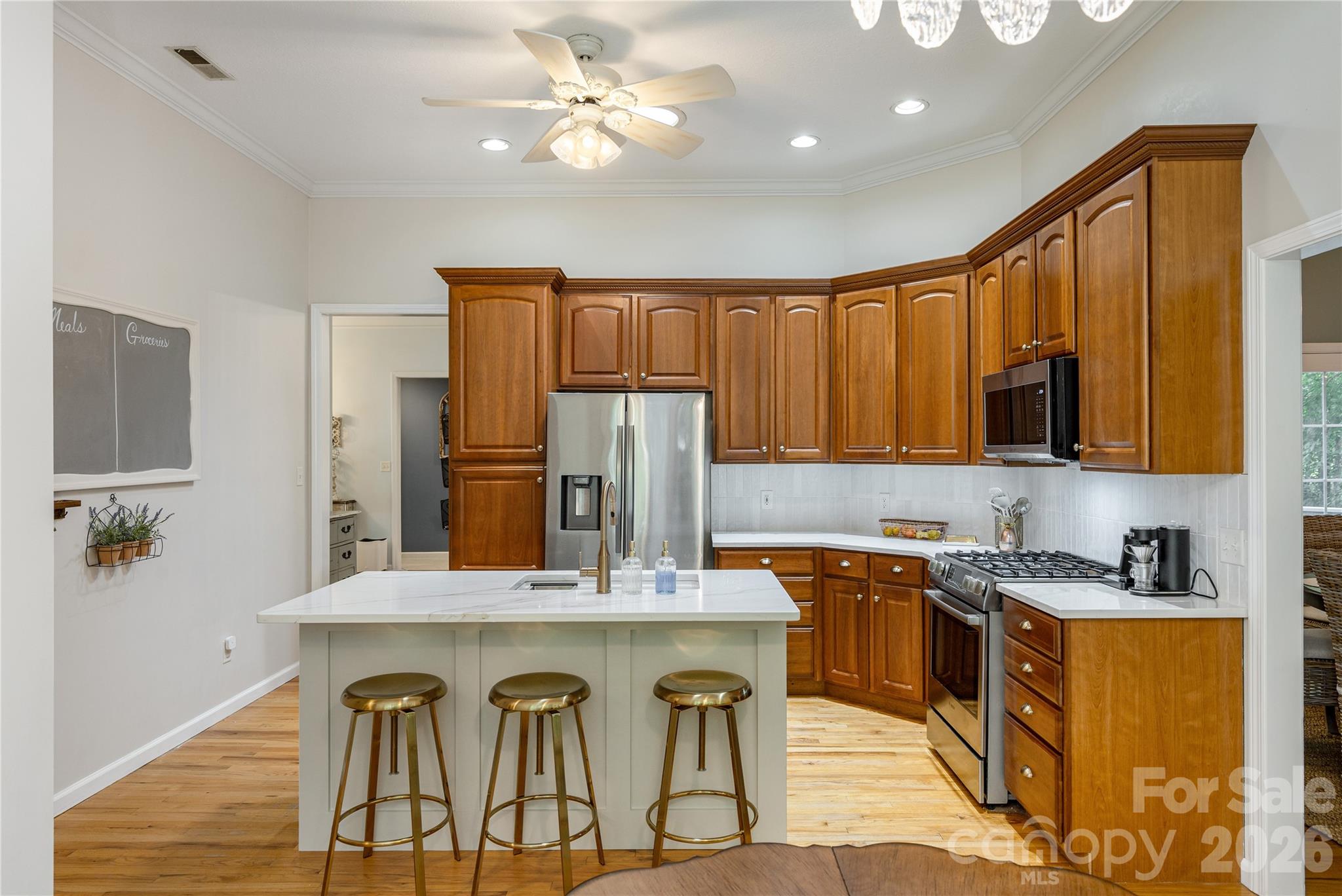 7 Oak Hollow Drive — Asheville
