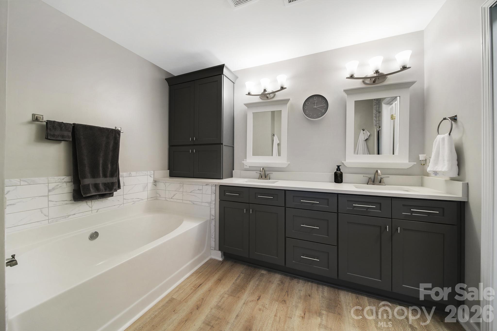 11719 Woodmere Trace Drive — Charlotte