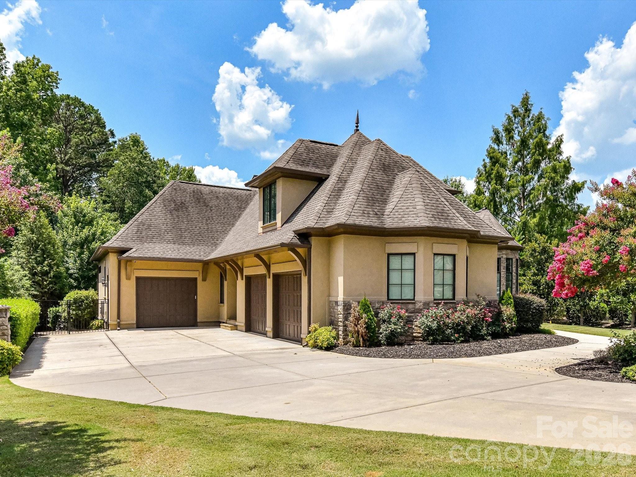 8119 Skyecroft Commons Drive — Waxhaw