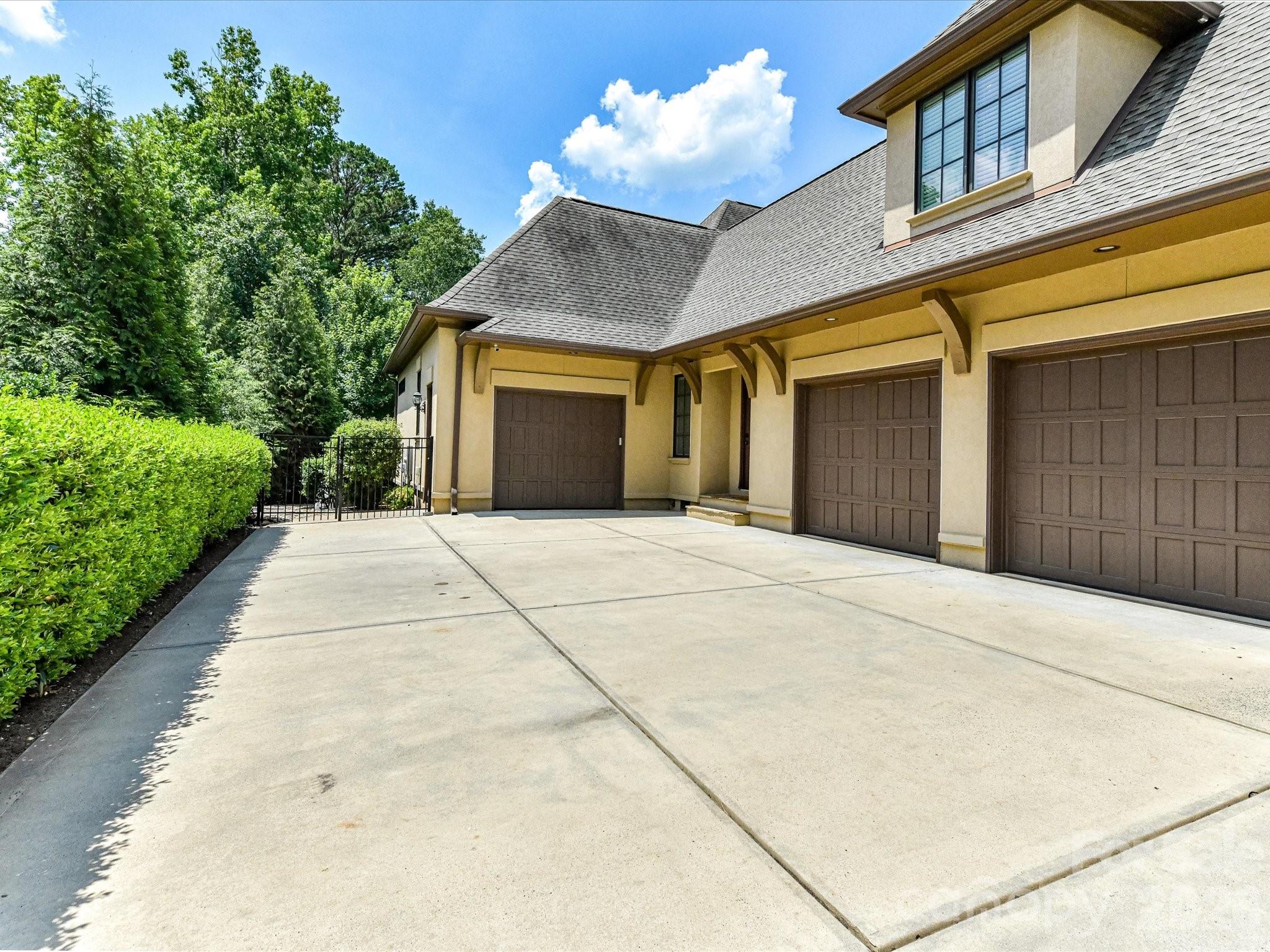 8119 Skyecroft Commons Drive — Waxhaw