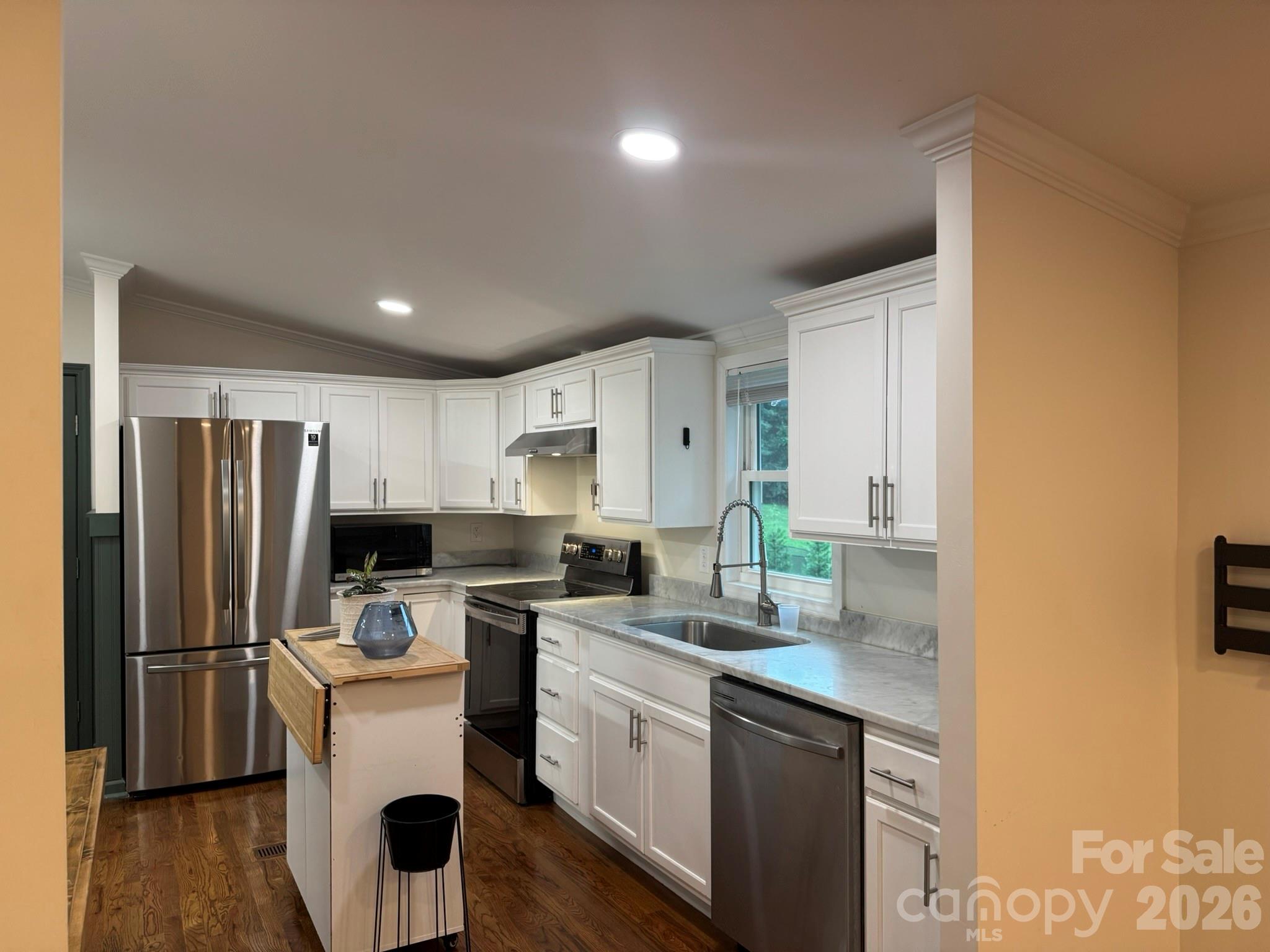 213 Sandy Creek Court — Hendersonville