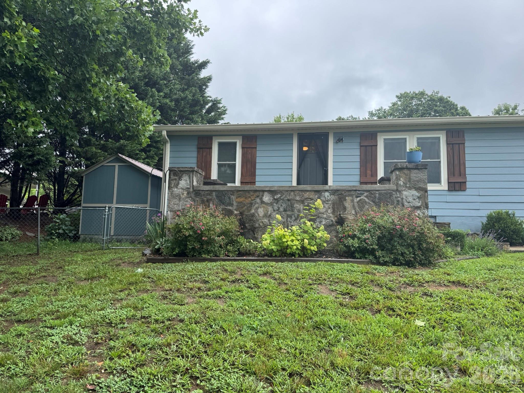 213 Sandy Creek Court — Hendersonville