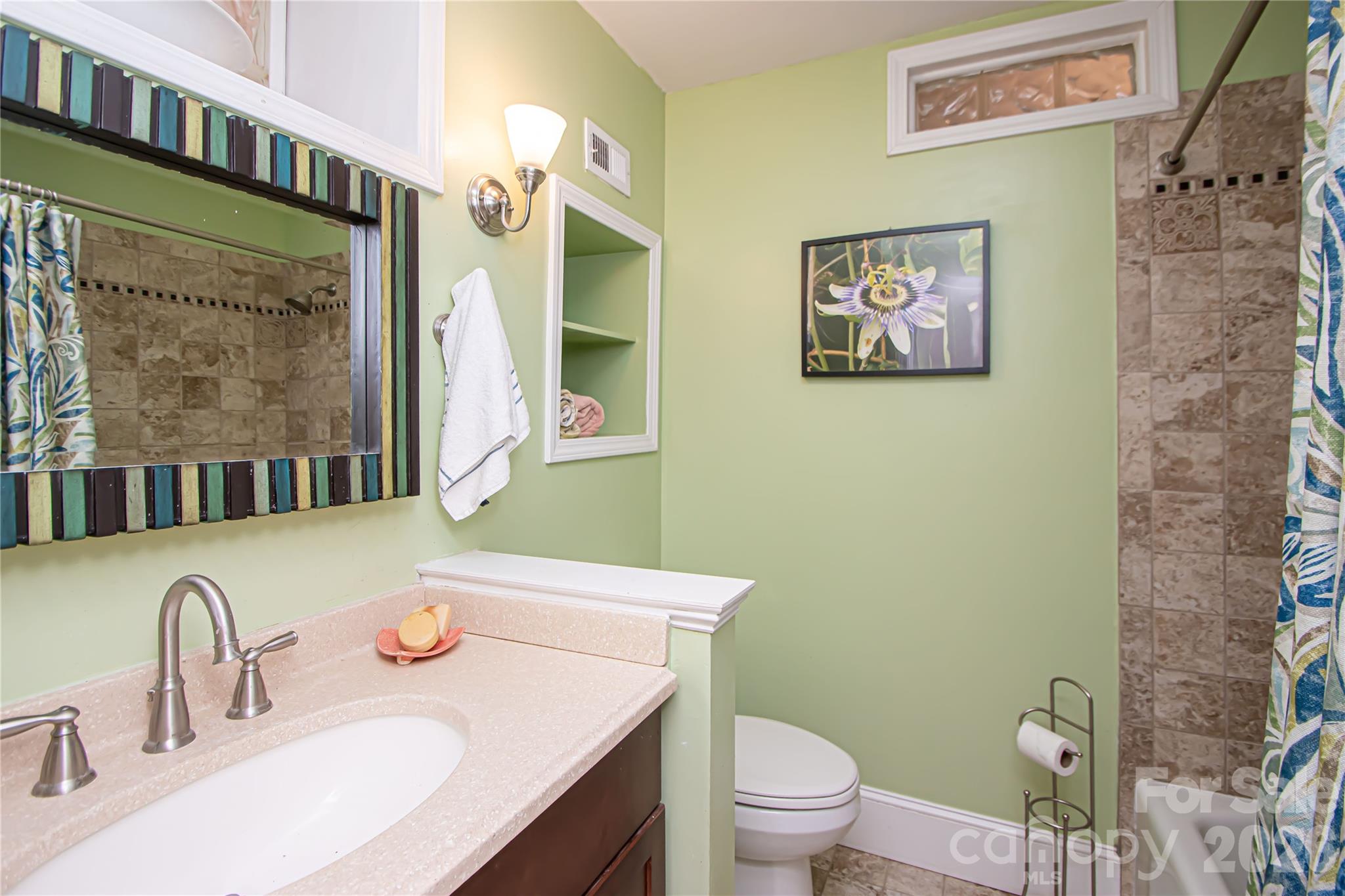 6836 Ronda Avenue — Charlotte