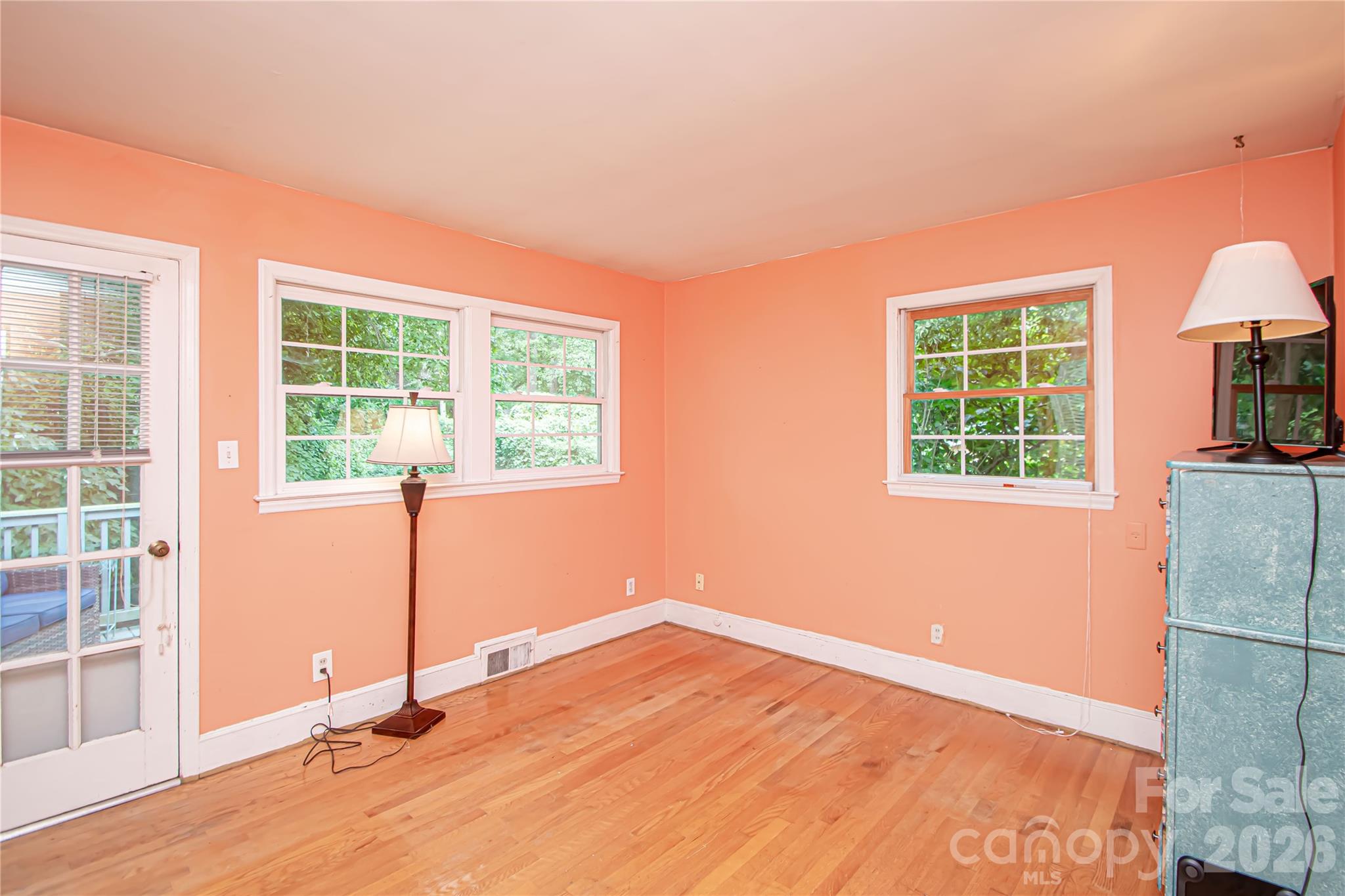 6836 Ronda Avenue — Charlotte
