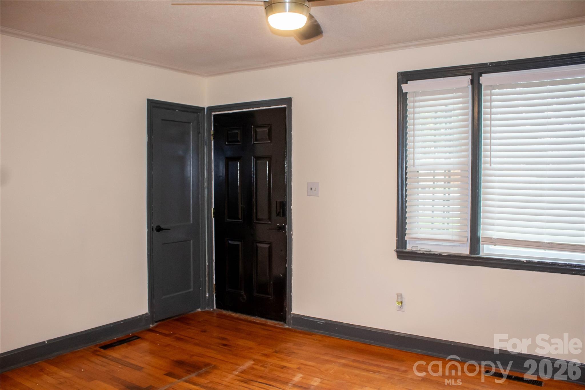 3413 1st Avenue Circle NW — Hickory
