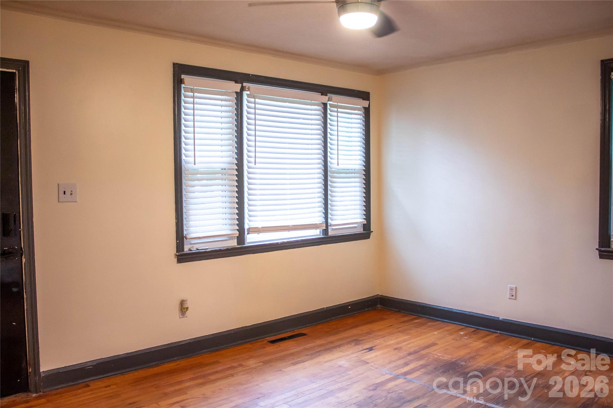 3413 1st Avenue Circle NW — Hickory