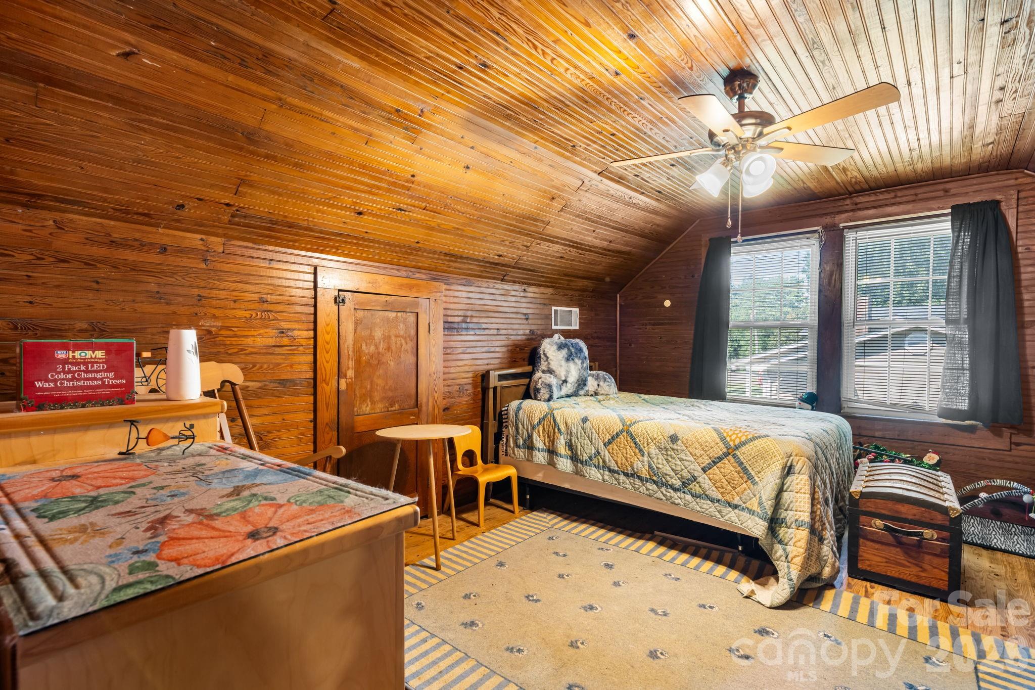 2504 Brentwood Circle — Lenoir