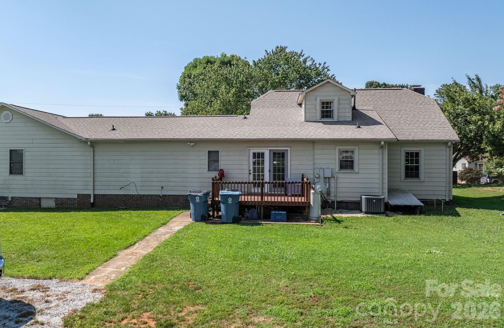 2504 Brentwood Circle — Lenoir