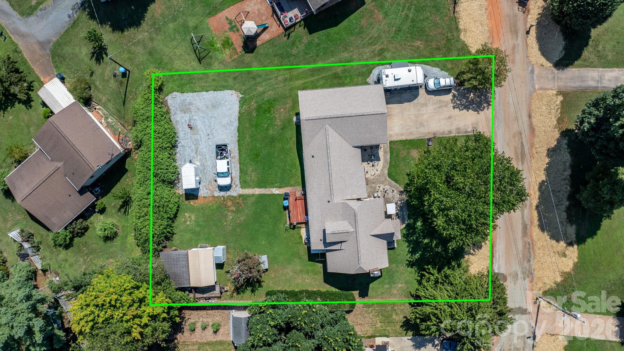 2504 Brentwood Circle — Lenoir