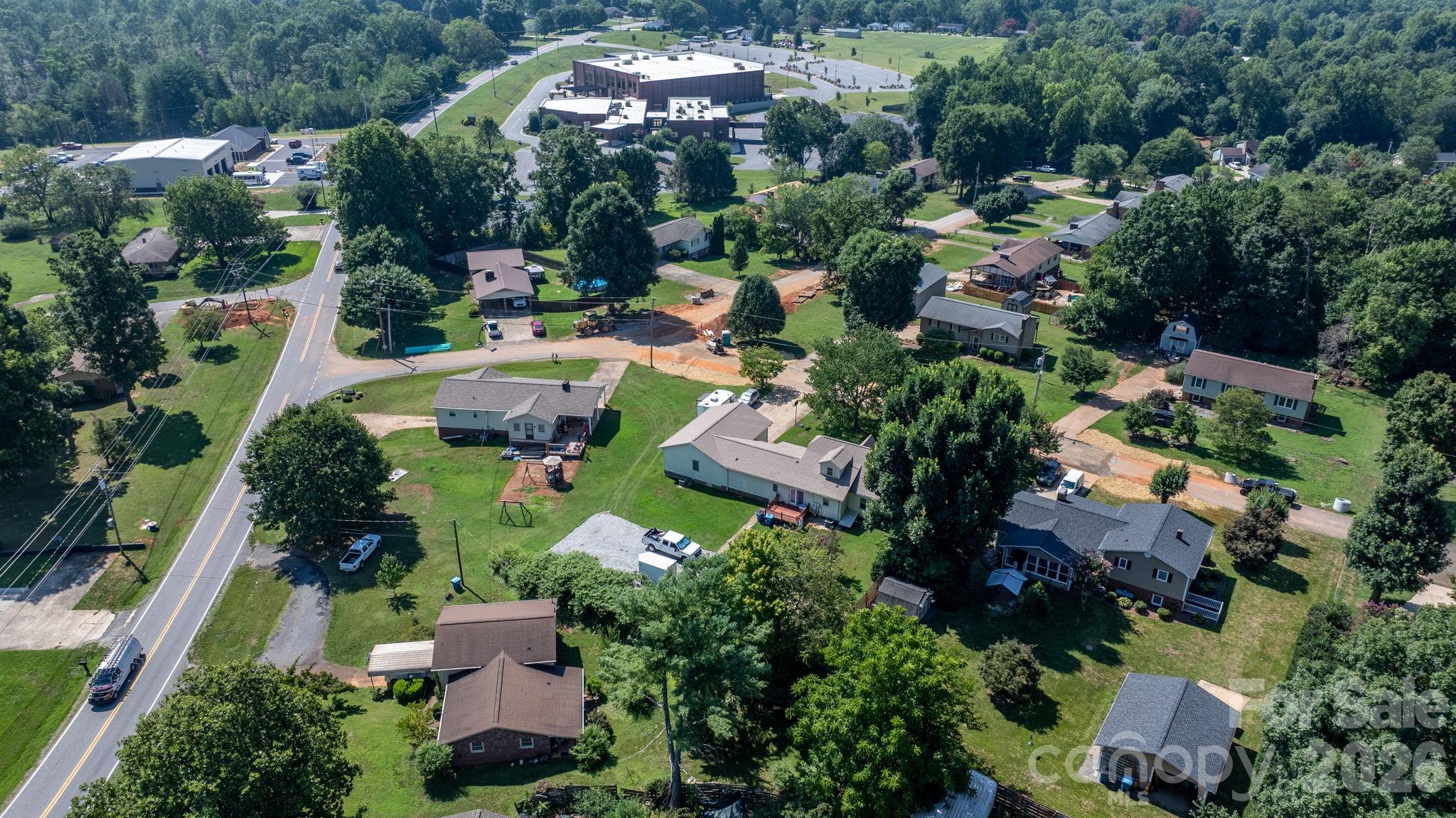 2504 Brentwood Circle — Lenoir