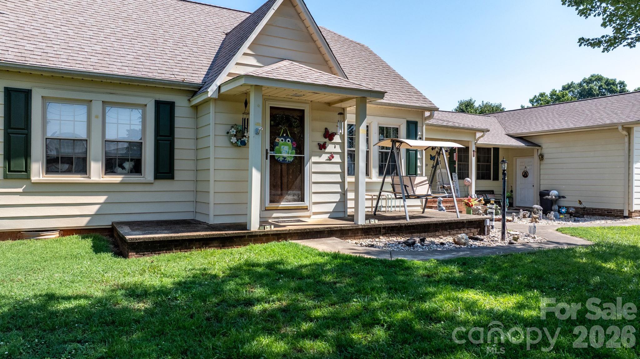 2504 Brentwood Circle — Lenoir