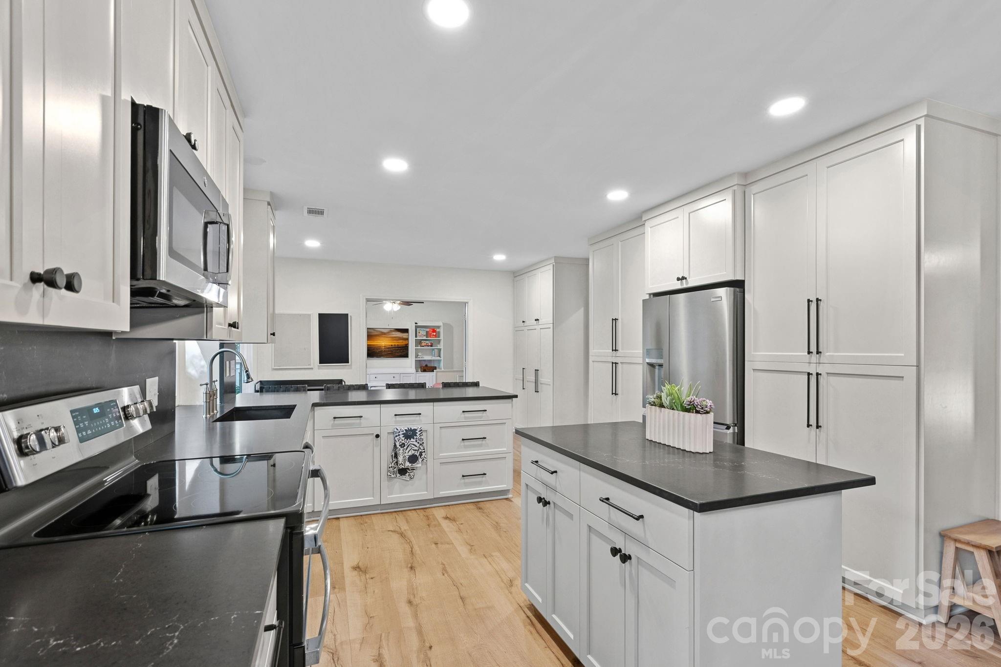 12727 Hollyhock Lane — Huntersville