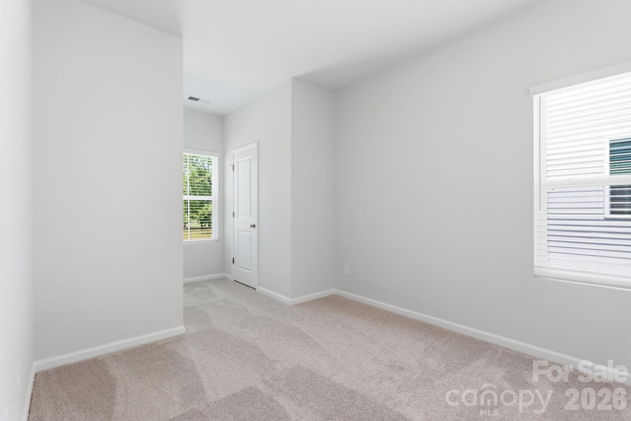 4618 Lakeview Road — Charlotte