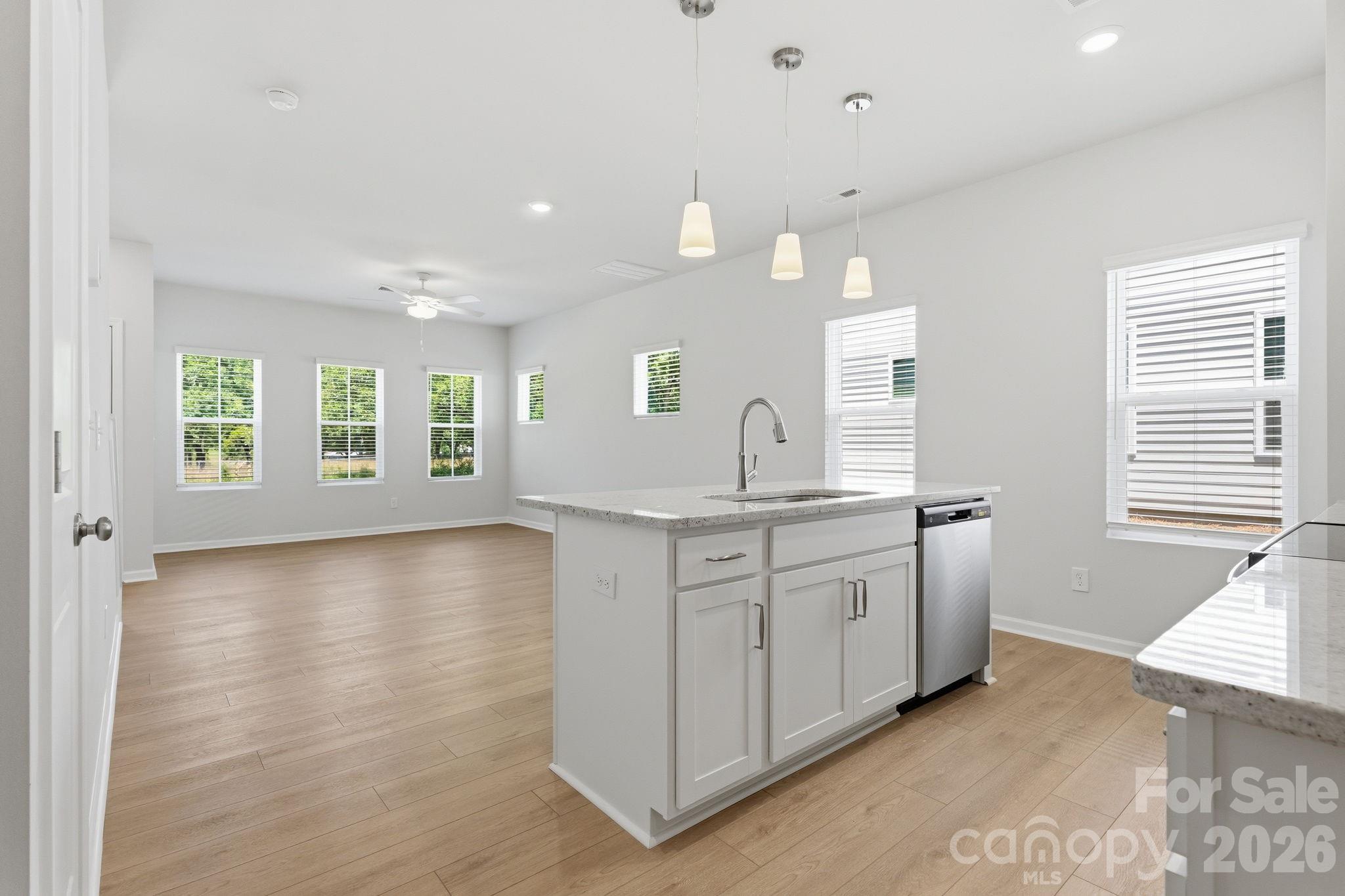 4618 Lakeview Road — Charlotte