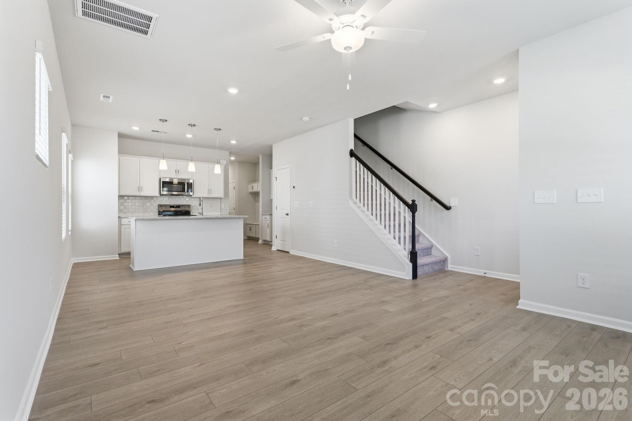 4618 Lakeview Road — Charlotte