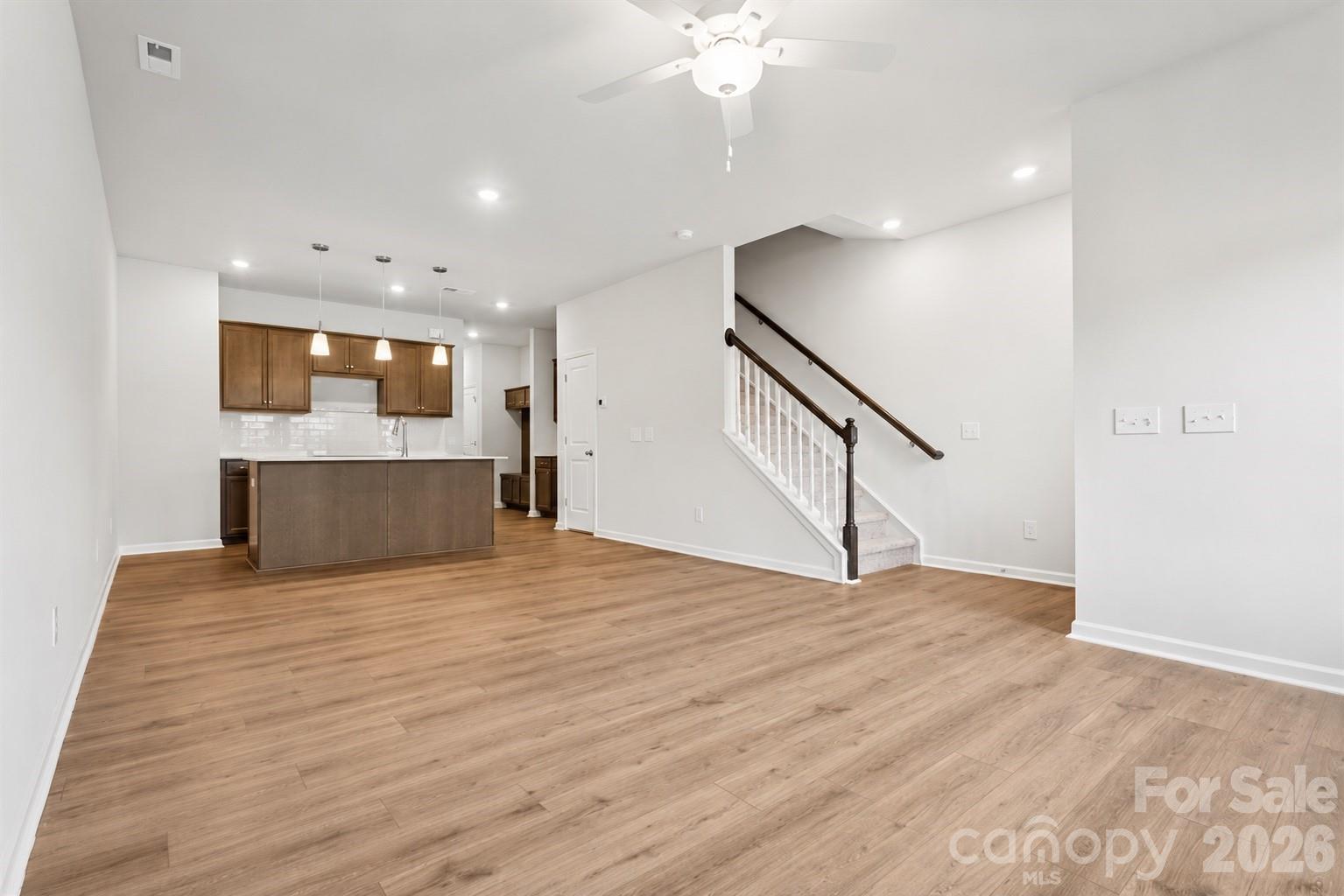4750 Lakeview Road — Charlotte