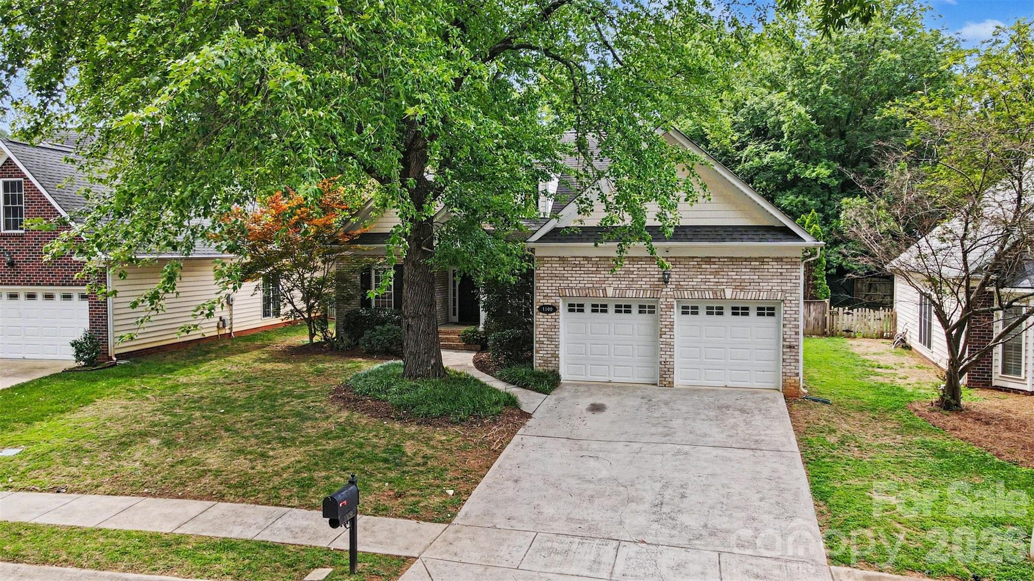 1109 Moray Court — Charlotte