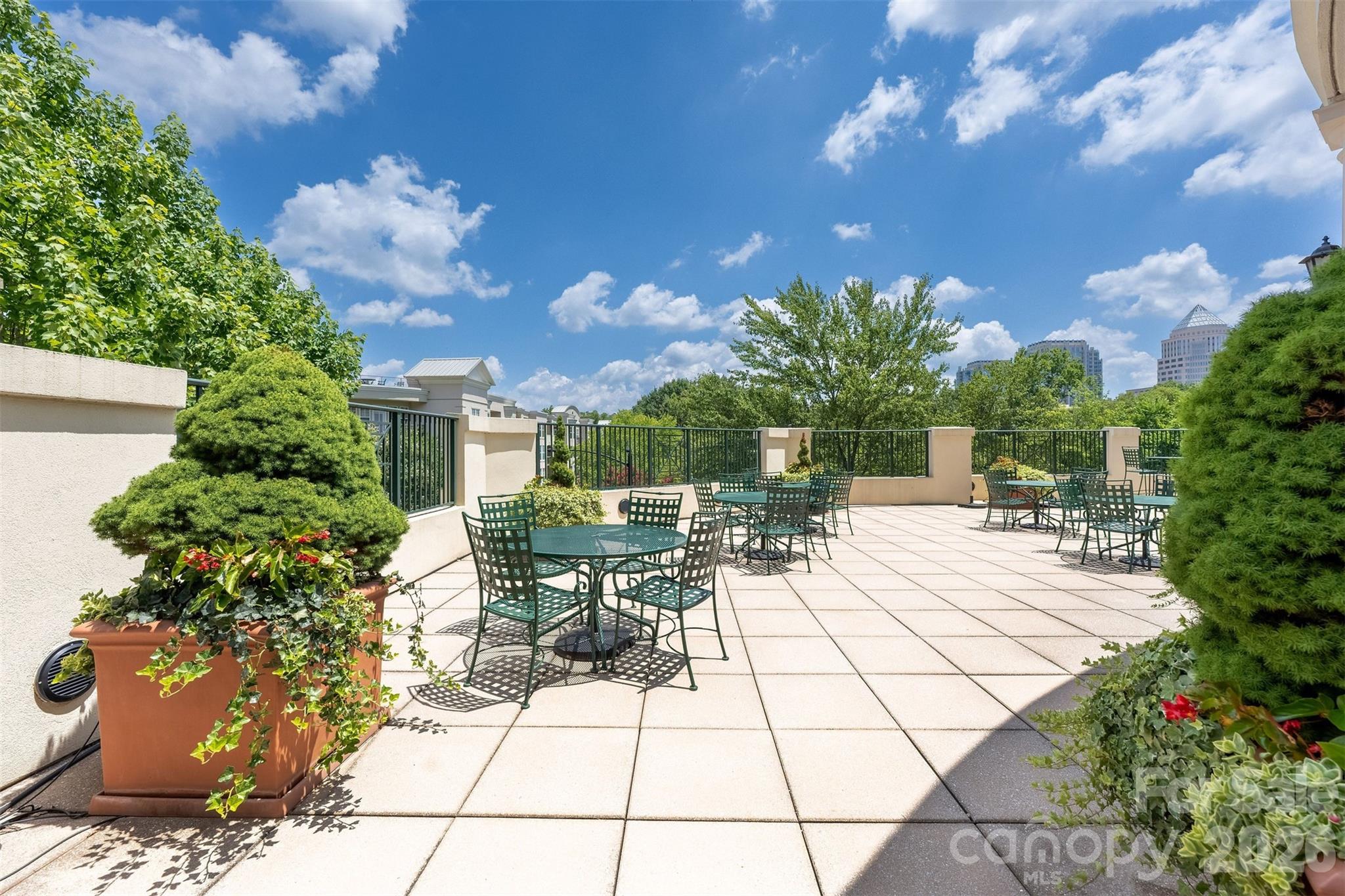300 W 5th Street #419 — Charlotte