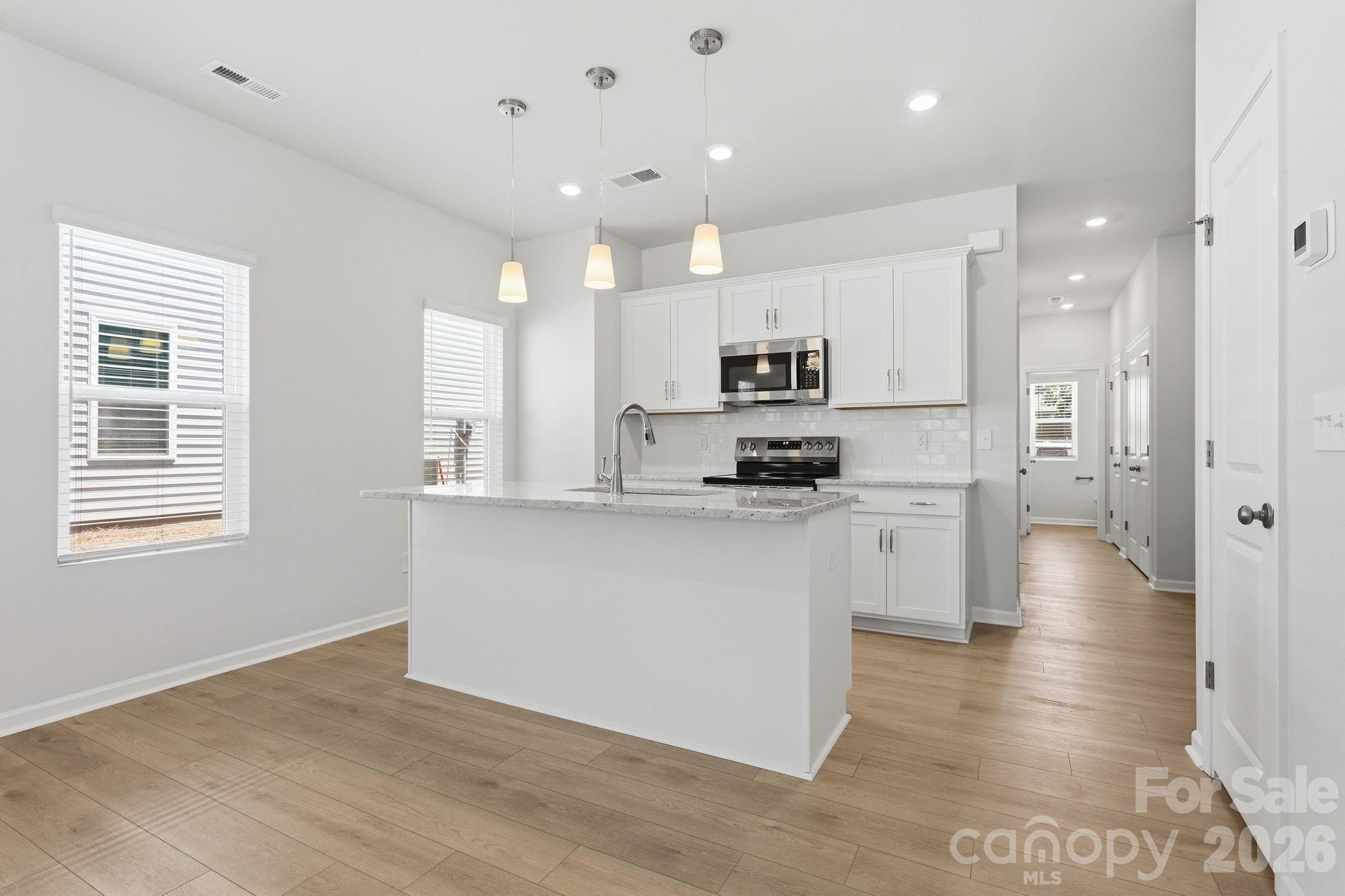 4624 Lakeview Road — Charlotte
