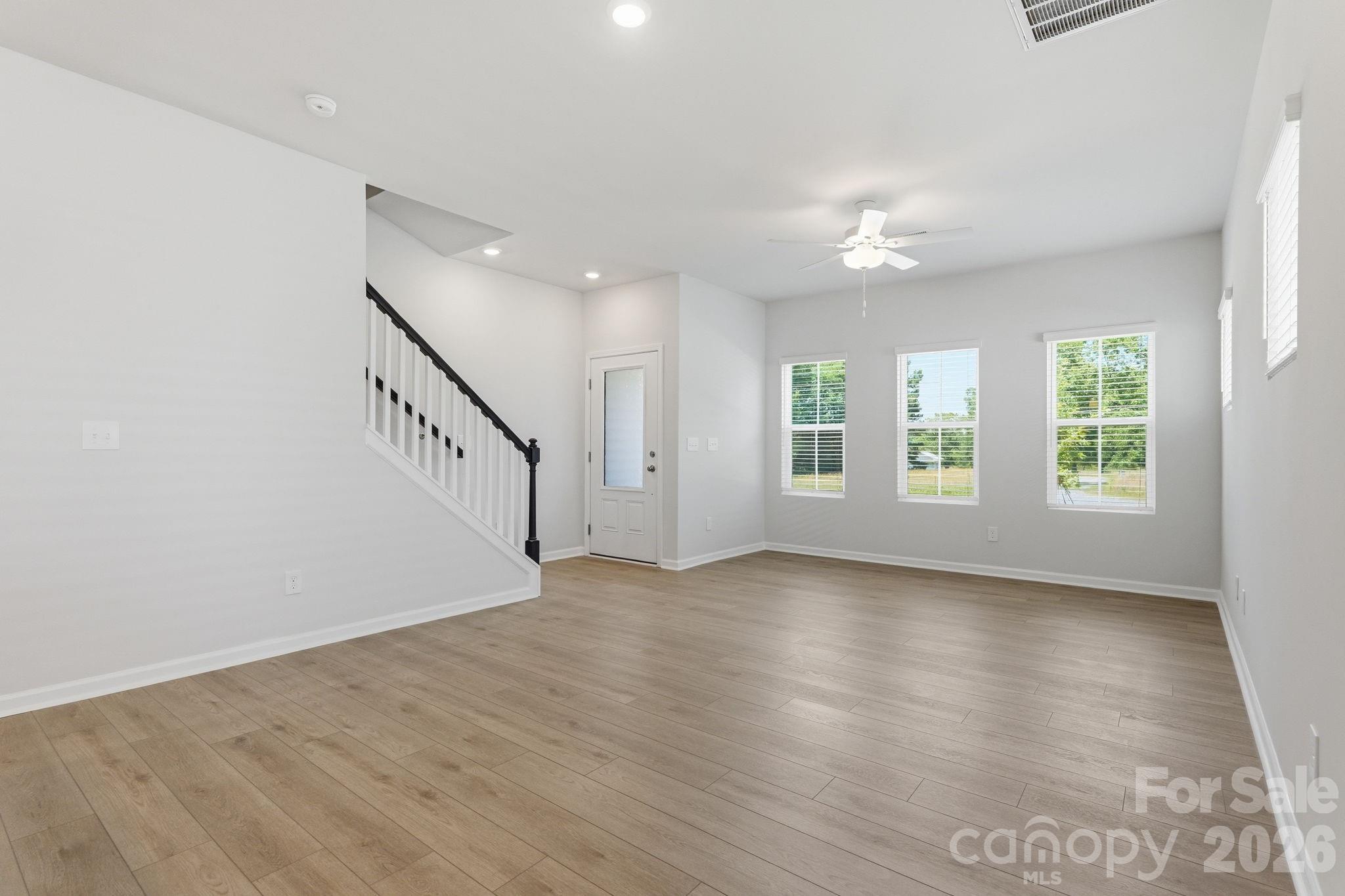 4624 Lakeview Road — Charlotte