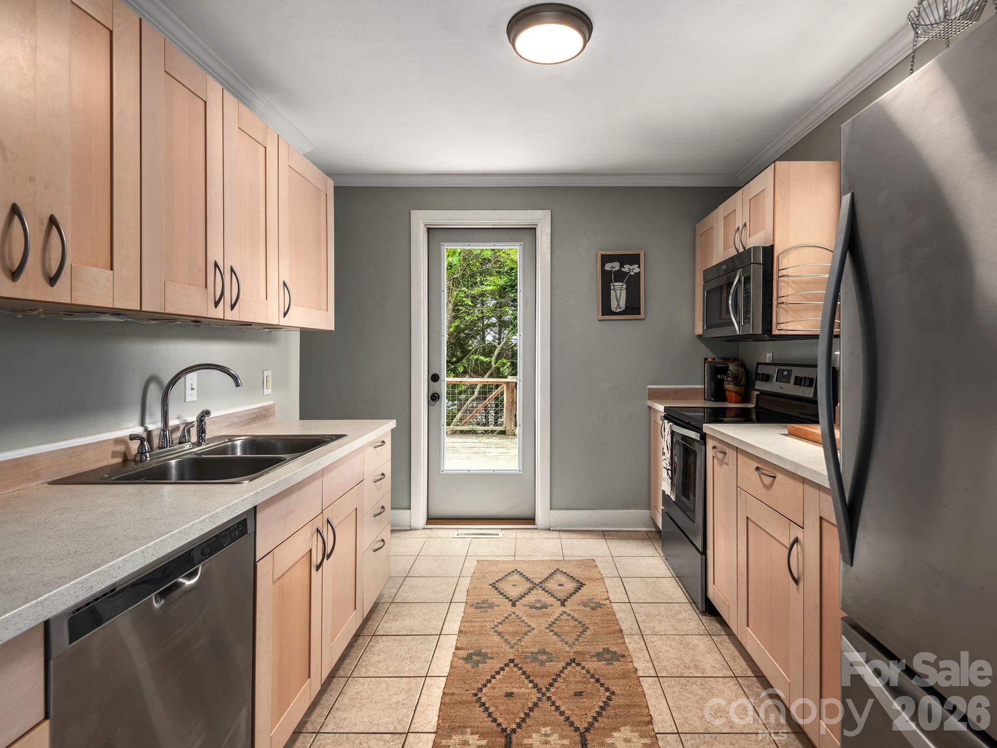 73 Fair Oaks Road — Arden
