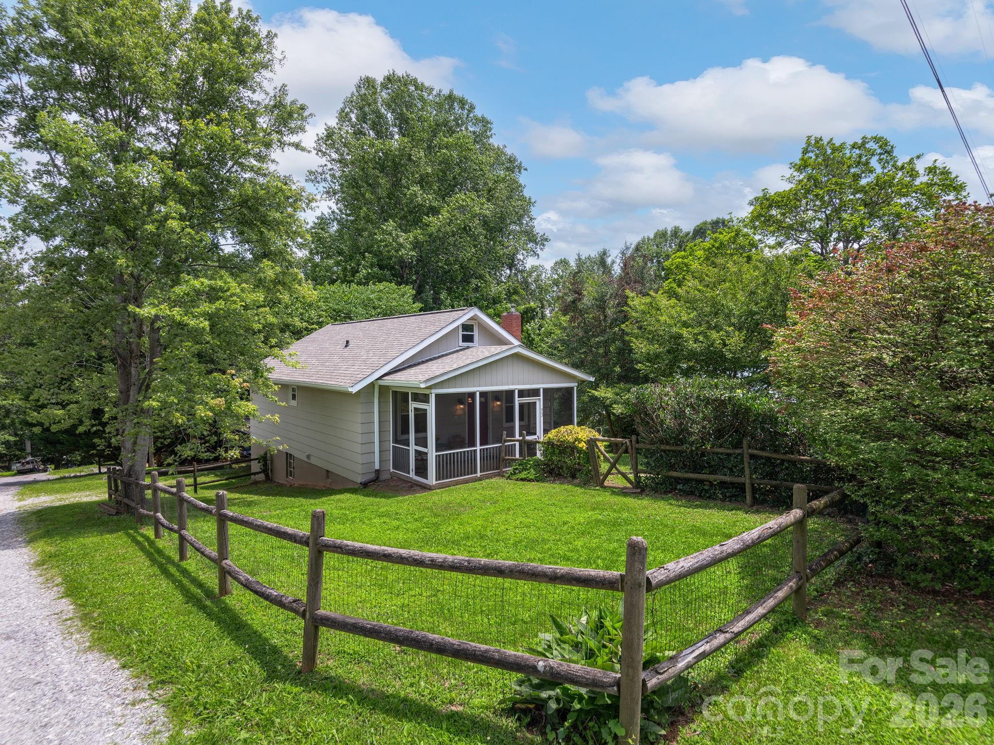 73 Fair Oaks Road — Arden