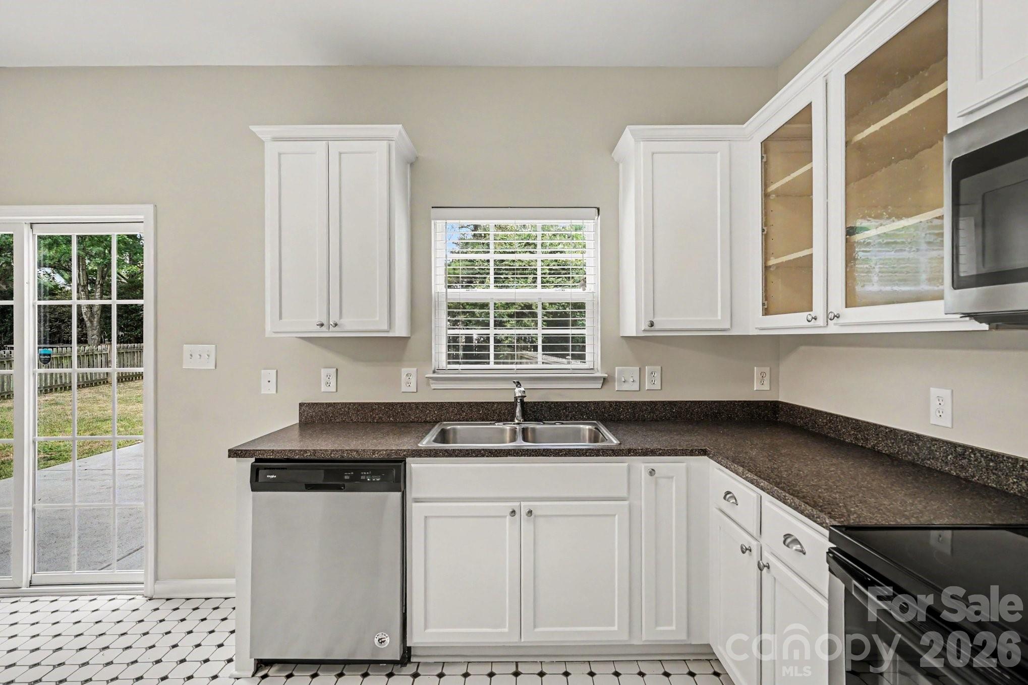 10004 Barrands Lane — Charlotte