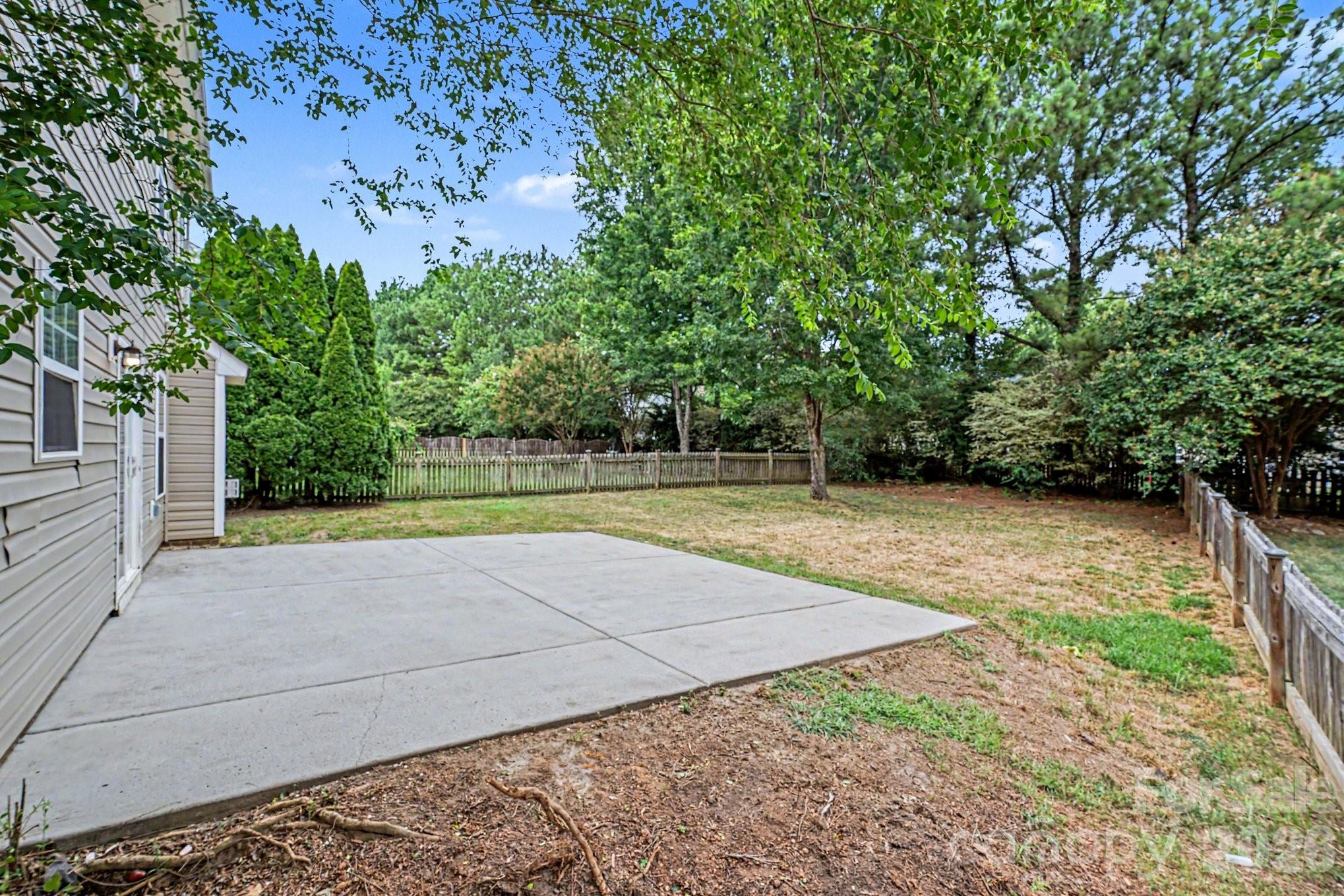 10004 Barrands Lane — Charlotte