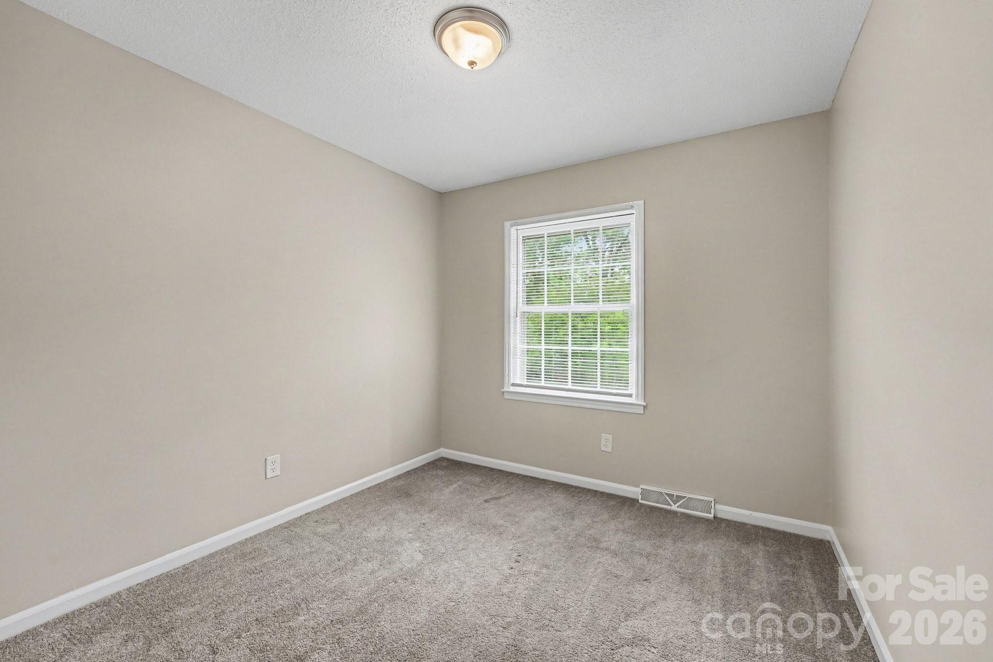 630 Colonial Drive — Statesville