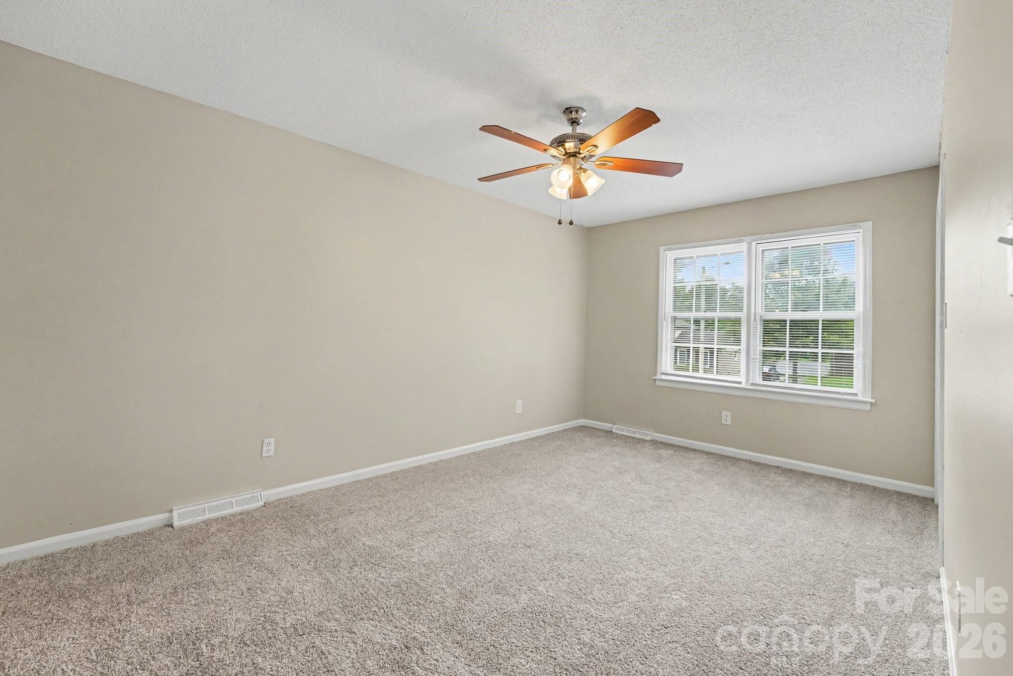 630 Colonial Drive — Statesville
