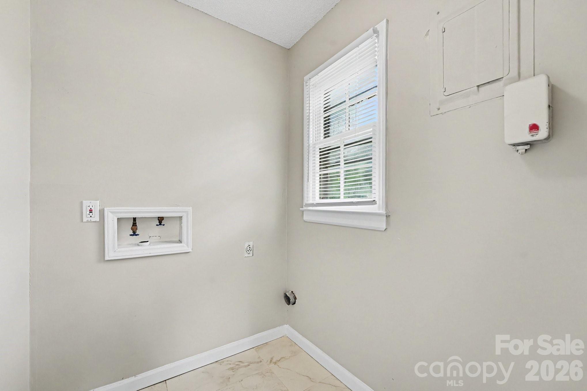 630 Colonial Drive — Statesville